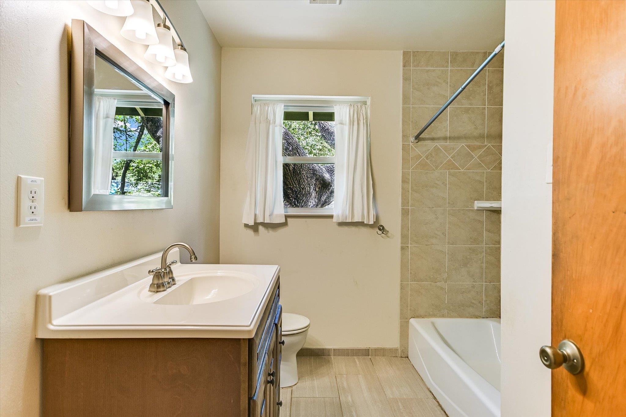 502 Sunset Cir, Austin, TX 78704