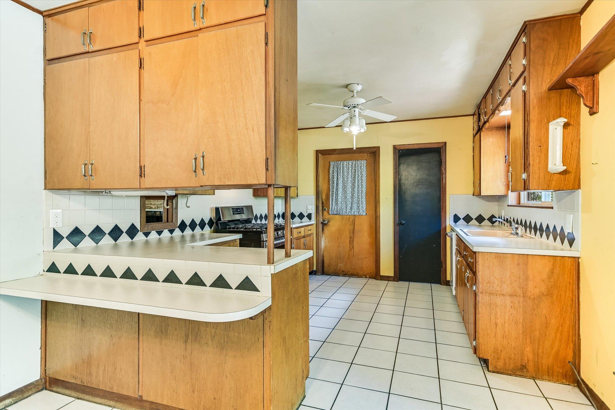 502 Sunset Cir, Austin, TX 78704