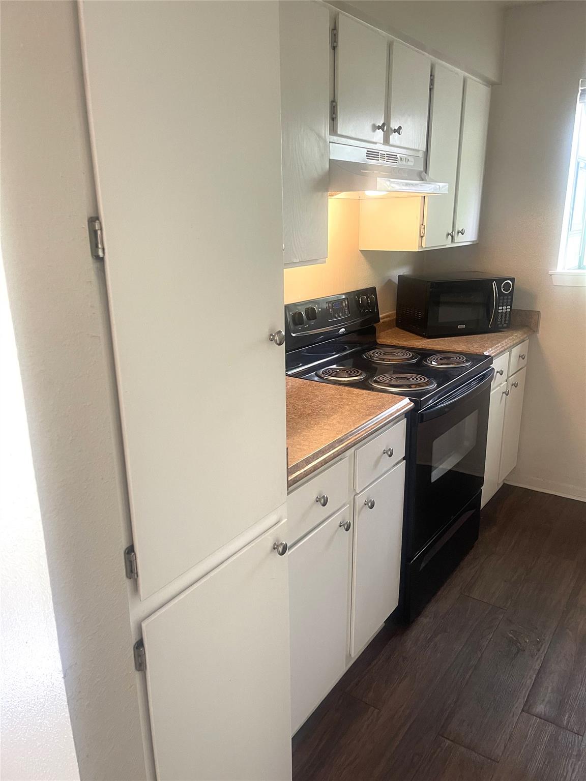 2005 West Loop # D-2, Austin, TX 78758