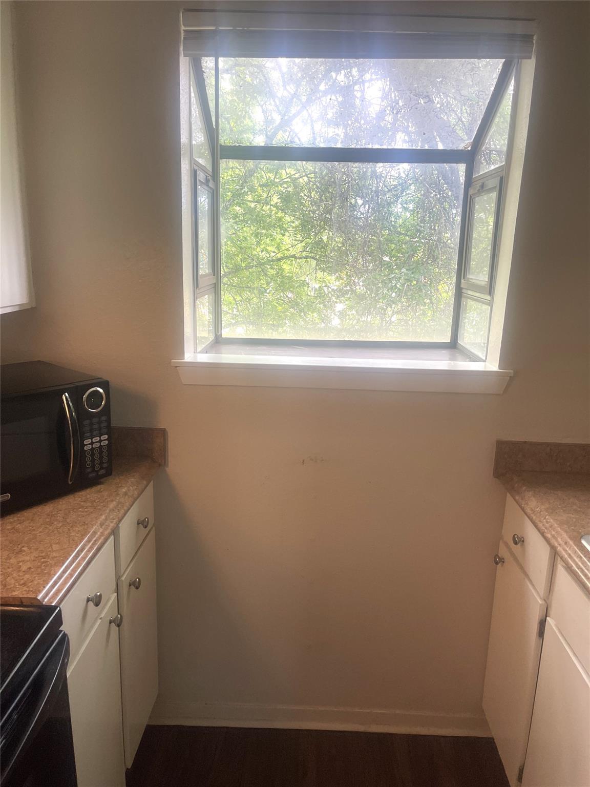 2005 West Loop # D-2, Austin, TX 78758