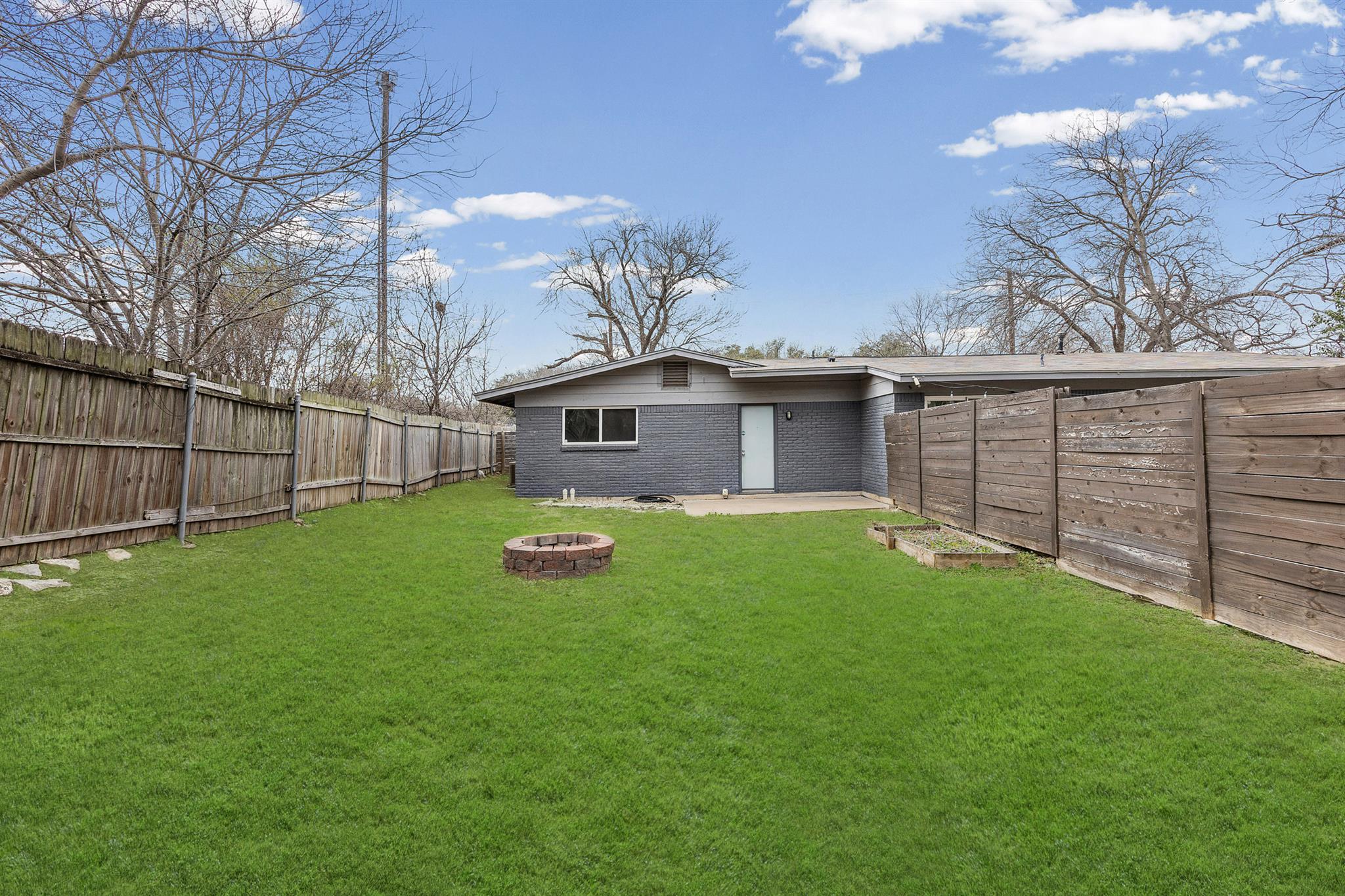 11301 Oakwood Dr # B, Austin, TX 78753