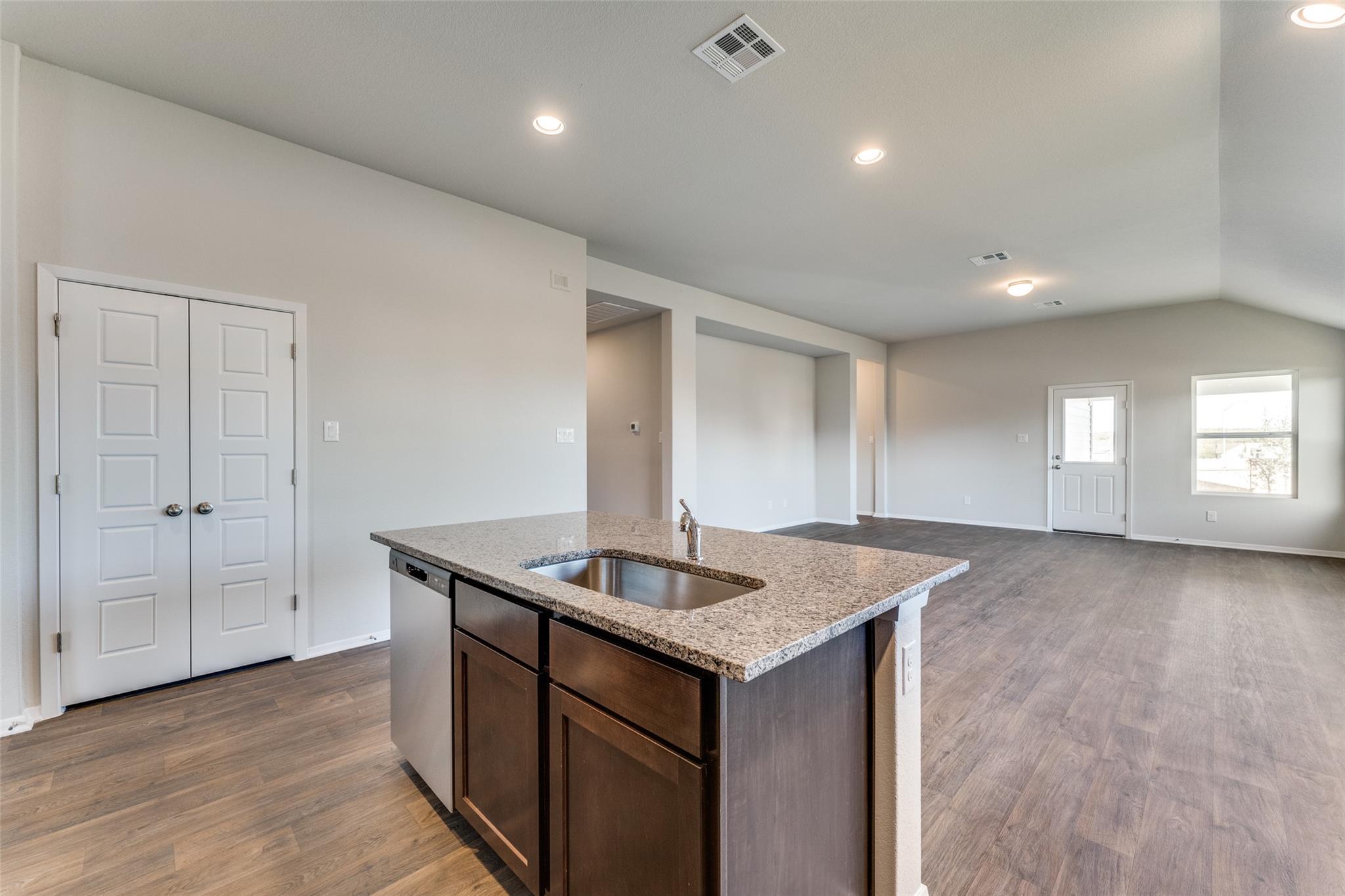 155 Shugart St, San Marcos, TX 78666