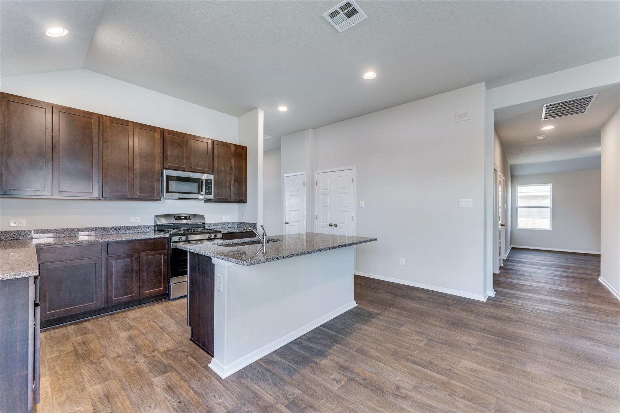 155 Shugart St, San Marcos, TX 78666