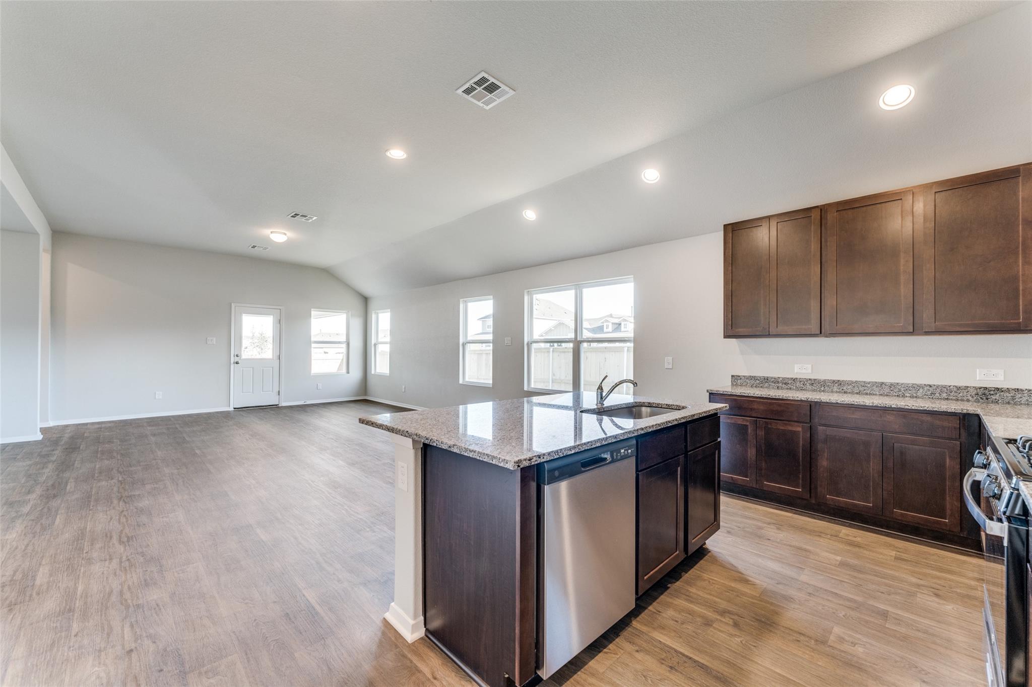 155 Shugart St, San Marcos, TX 78666