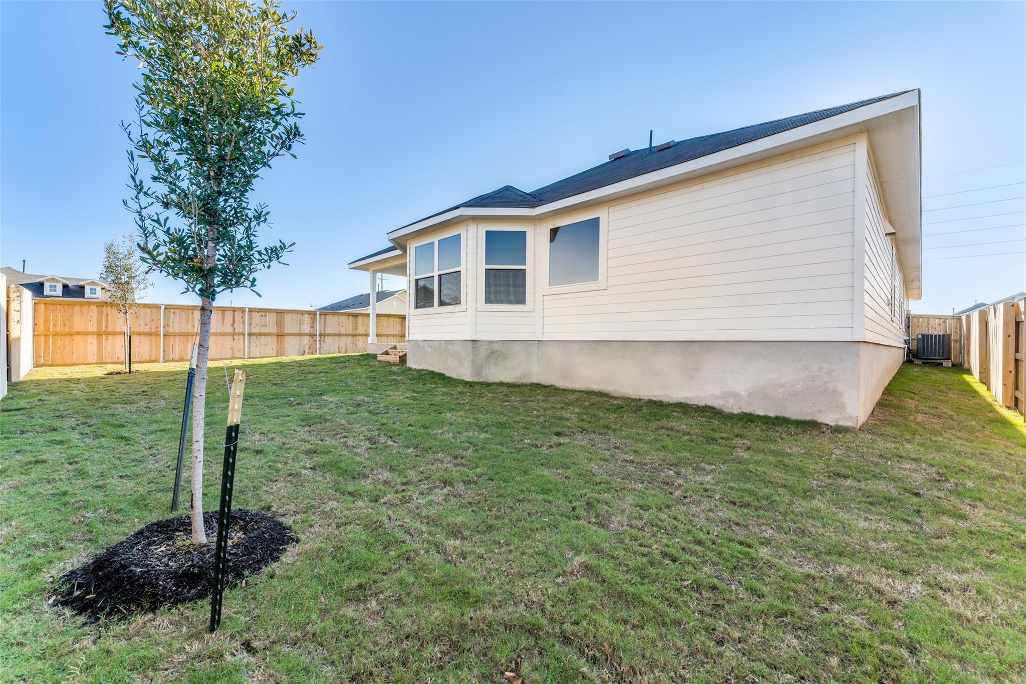155 Shugart St, San Marcos, TX 78666