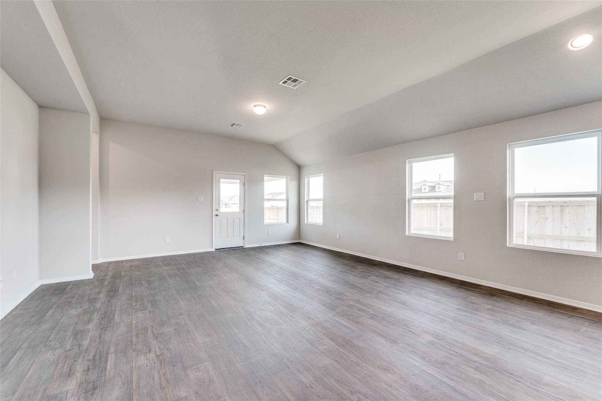 155 Shugart St, San Marcos, TX 78666