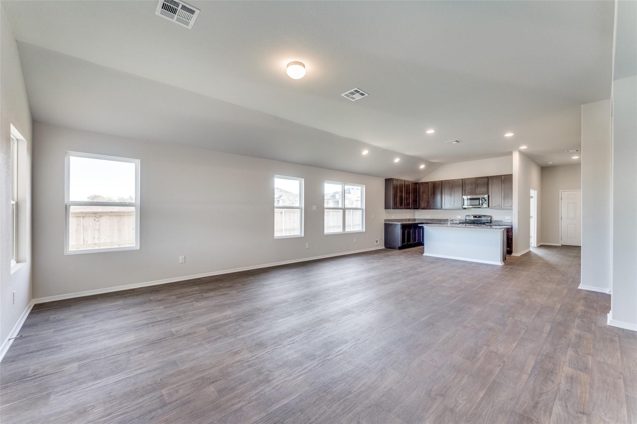 155 Shugart St, San Marcos, TX 78666