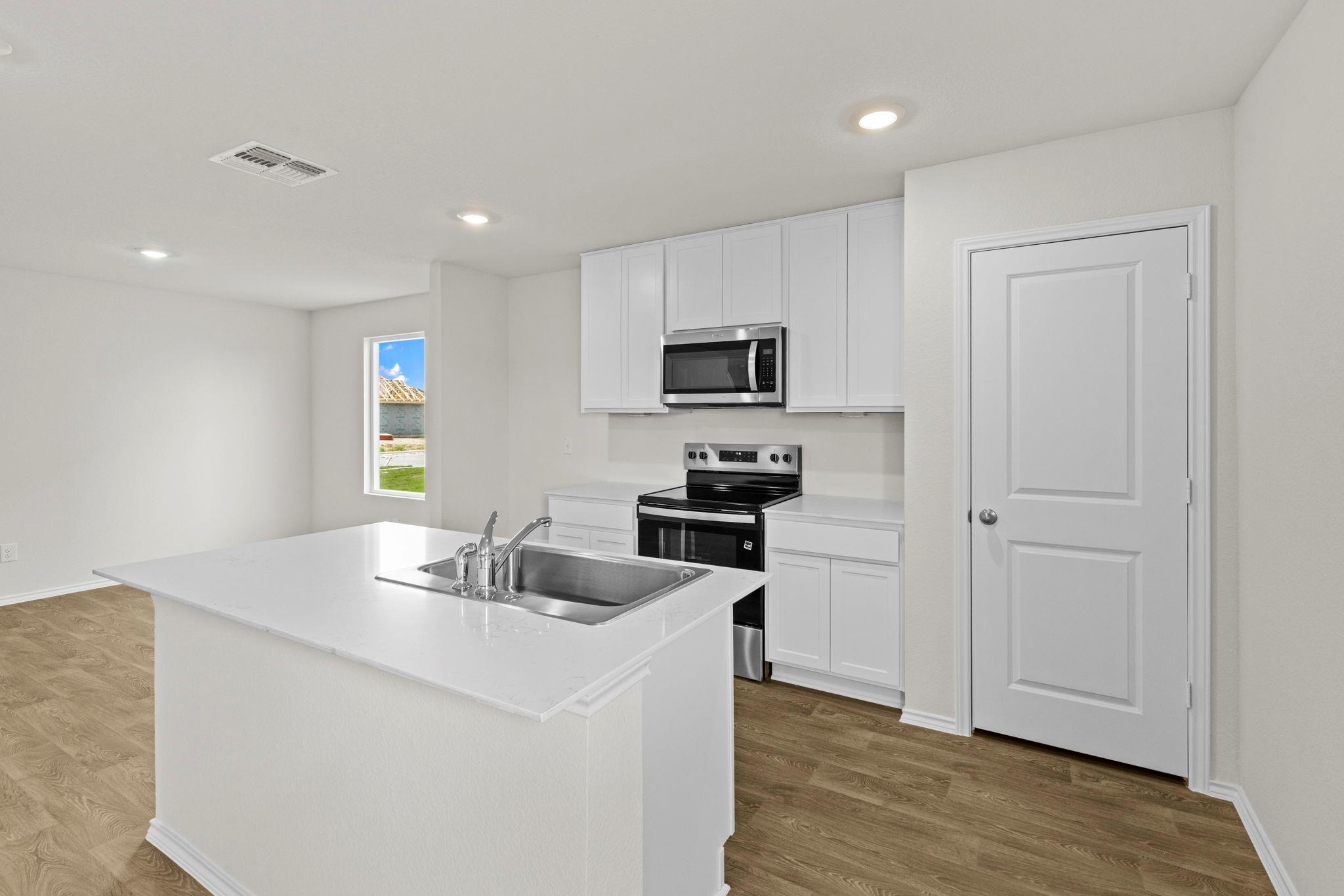 2121 Windflower Ln, Luling, TX 78648