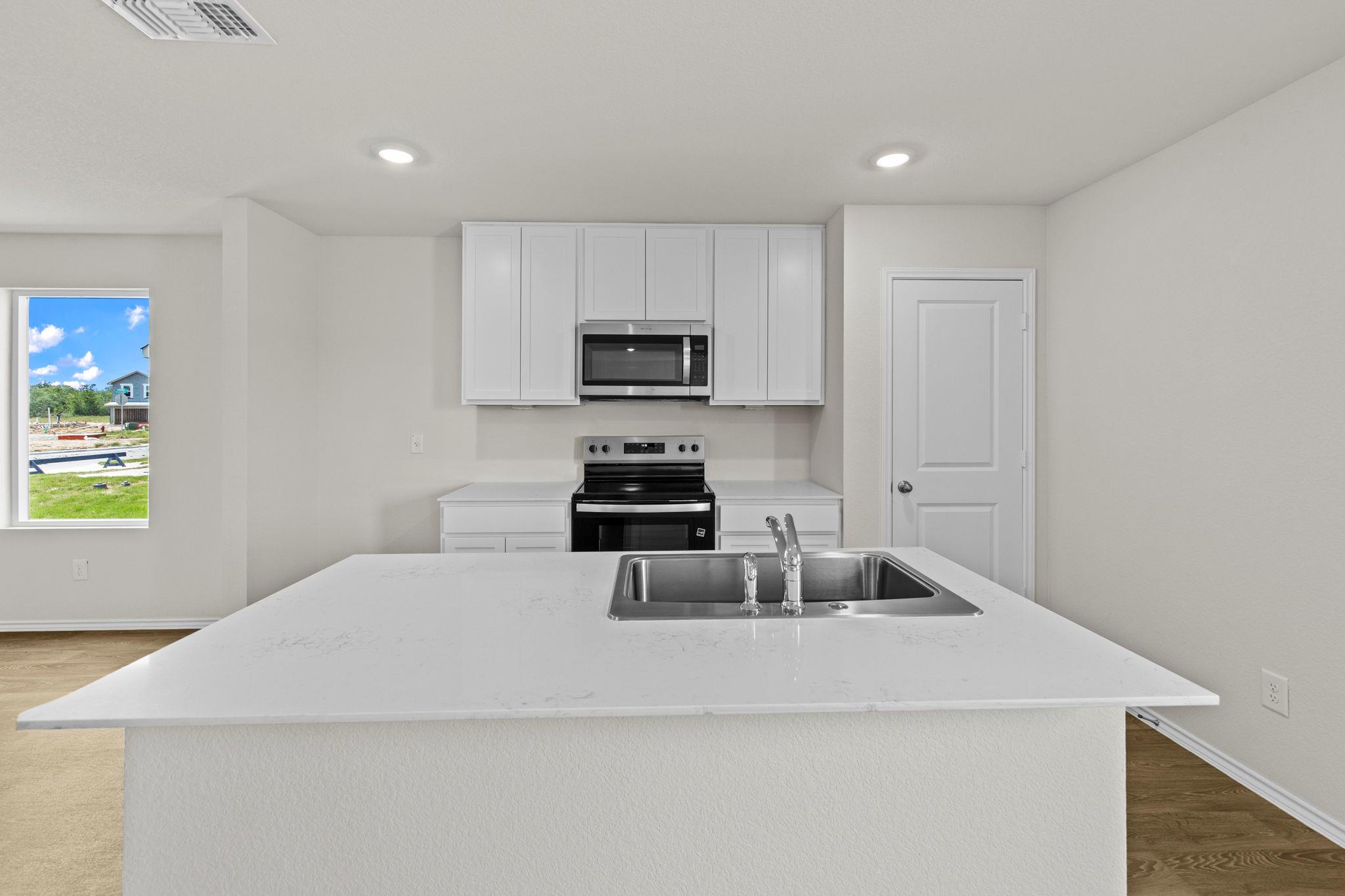 2121 Windflower Ln, Luling, TX 78648