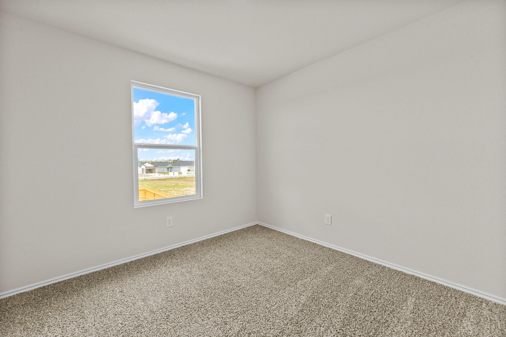 2121 Windflower Ln, Luling, TX 78648