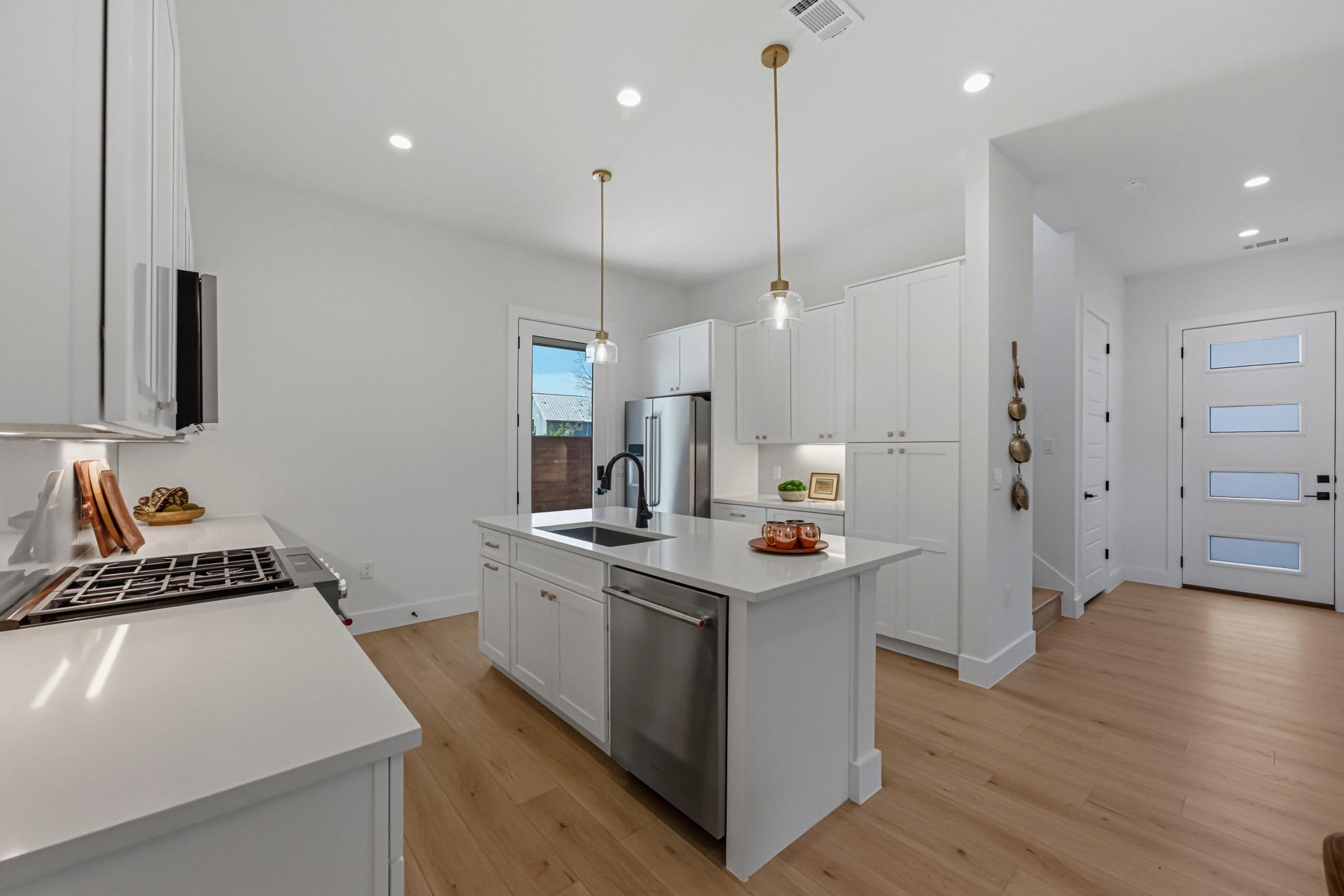 909 Calle Limon # 1, Austin, TX 78702