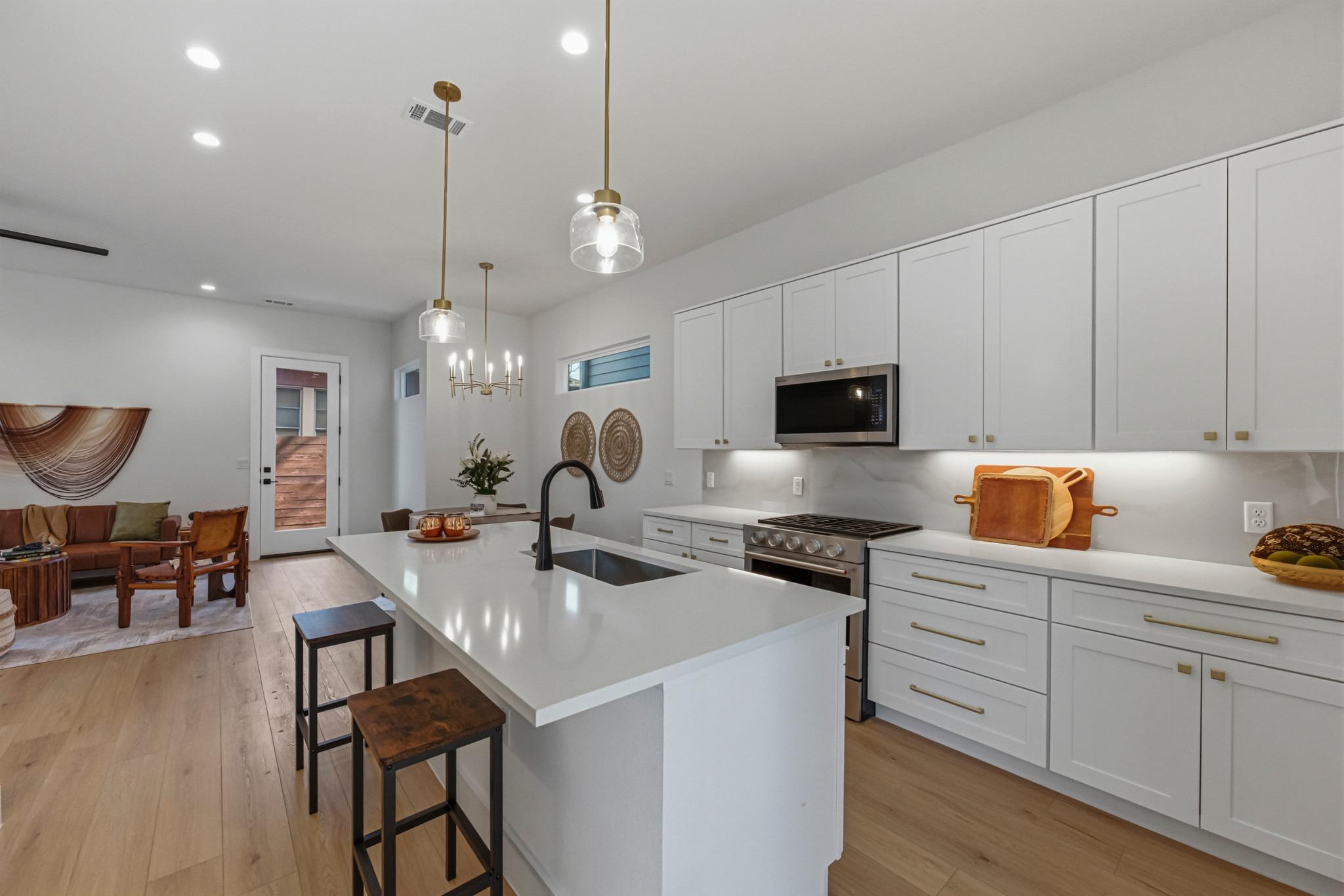 909 Calle Limon # 1, Austin, TX 78702