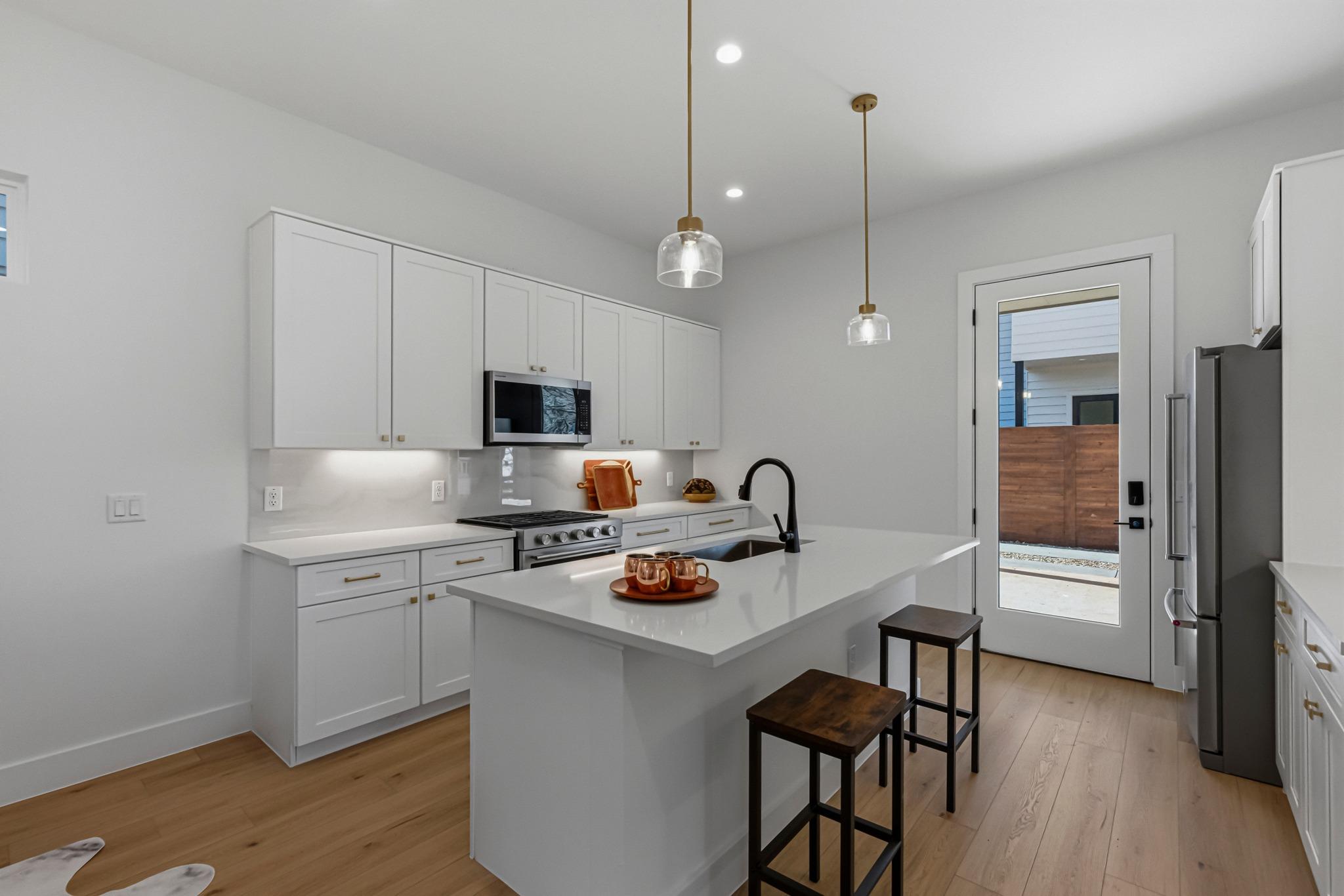 909 Calle Limon # 1, Austin, TX 78702