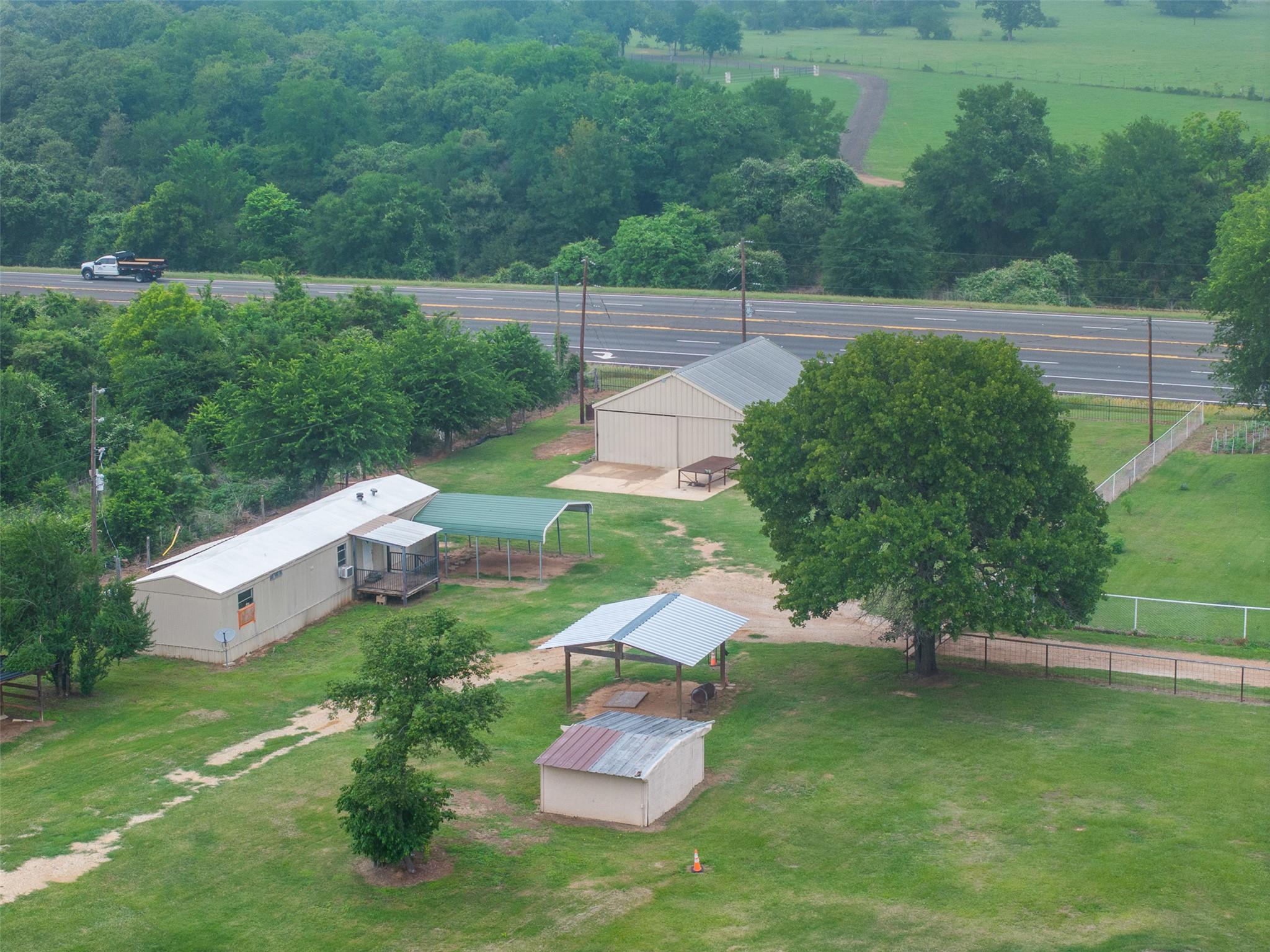 11846 Prairie Hill Drive, Hearne, TX 77859