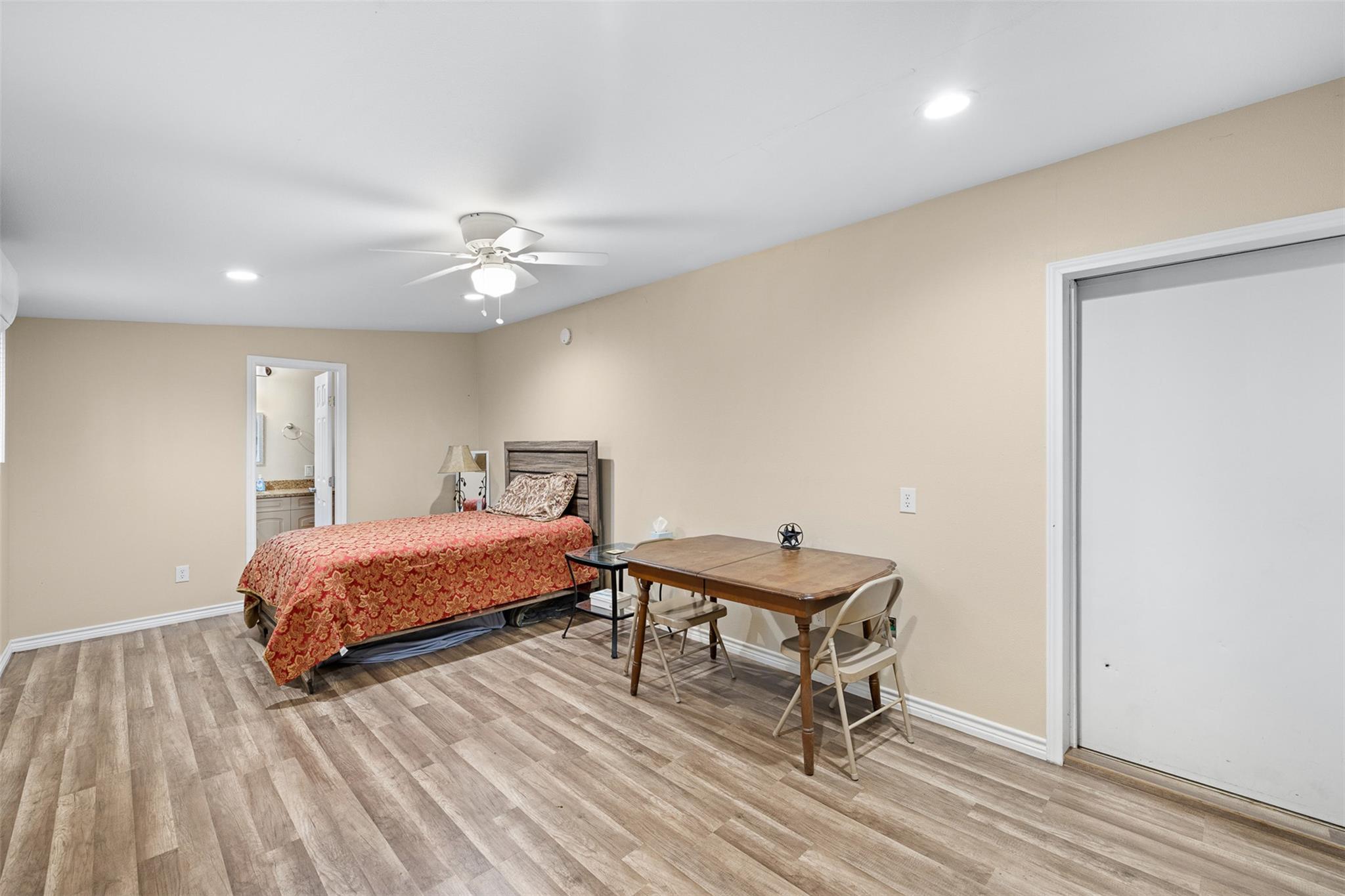 11846 Prairie Hill Drive, Hearne, TX 77859