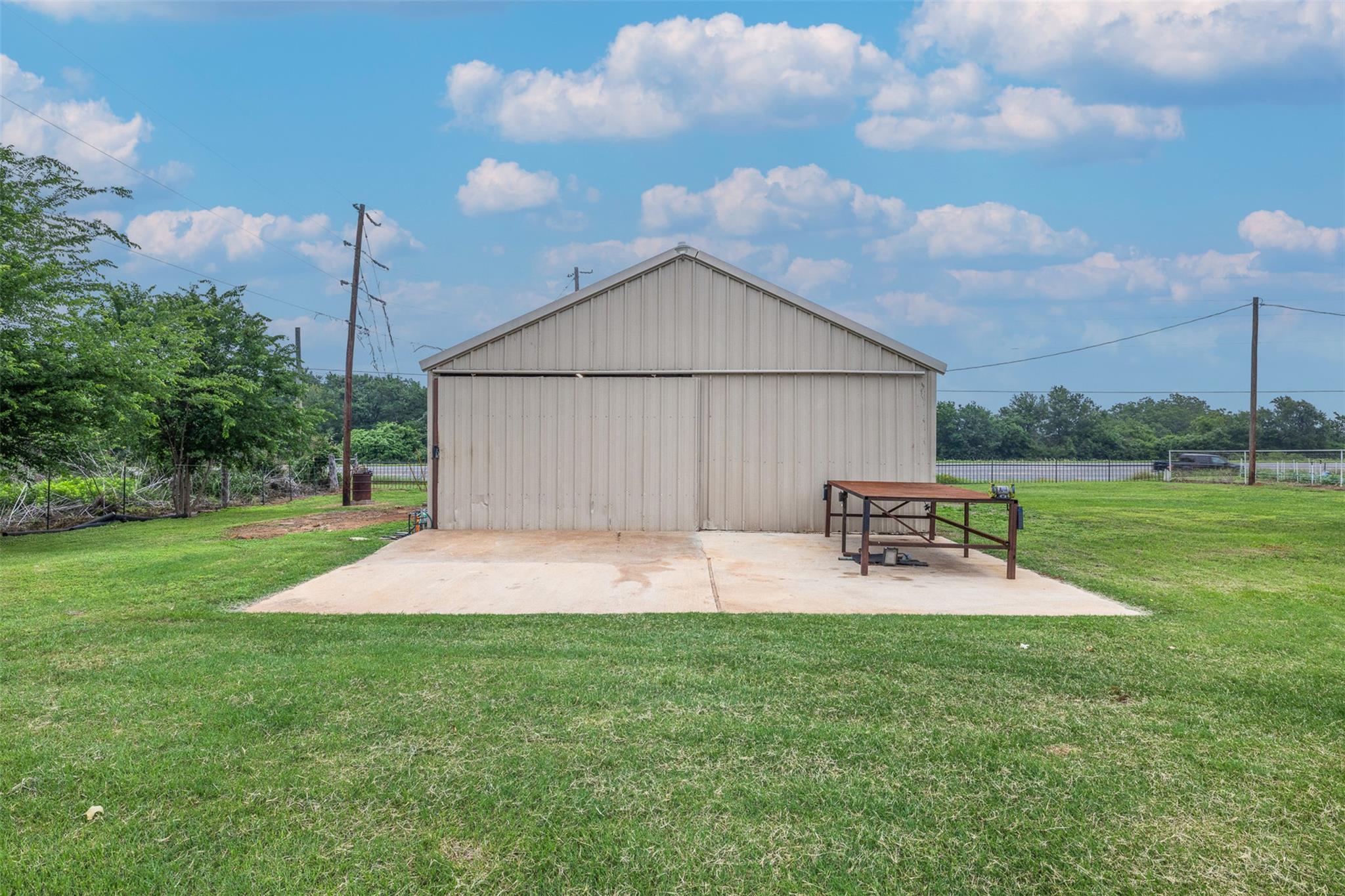 11846 Prairie Hill Drive, Hearne, TX 77859