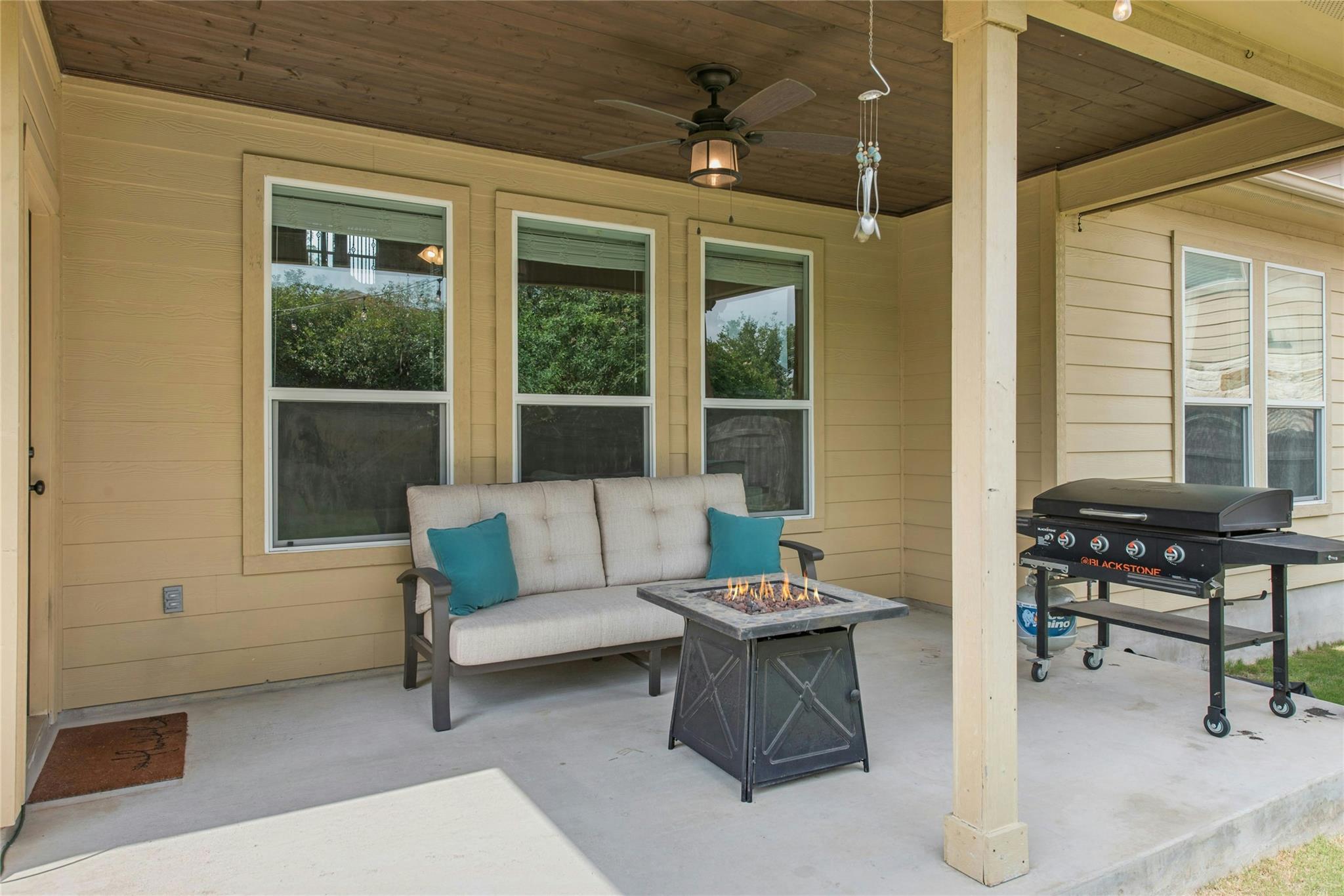 208 Paul Azinger Ct, Round Rock, TX 78664