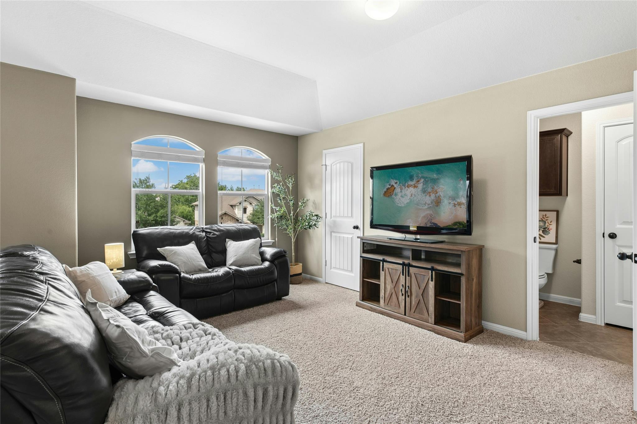 208 Paul Azinger Ct, Round Rock, TX 78664