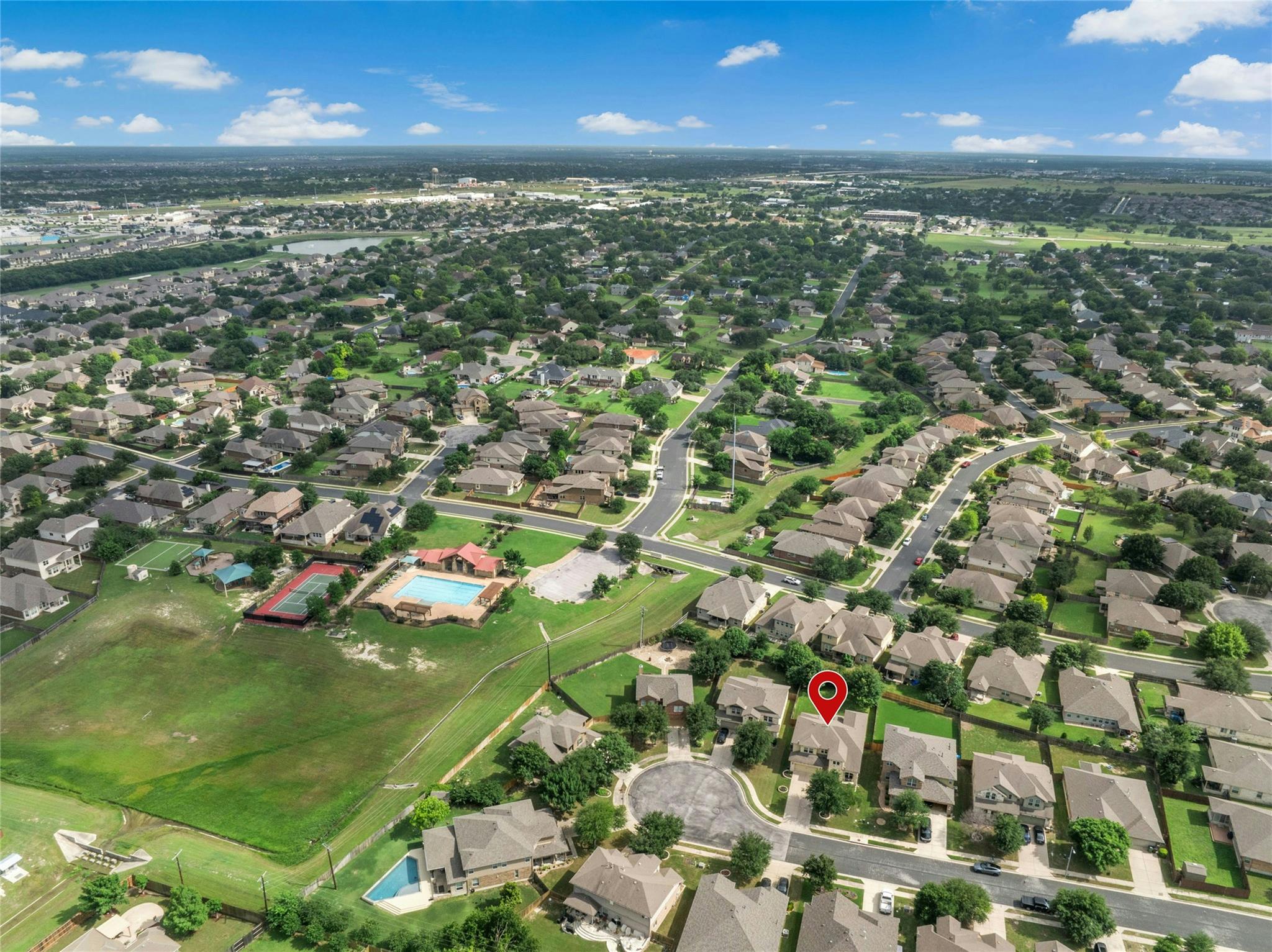 208 Paul Azinger Ct, Round Rock, TX 78664