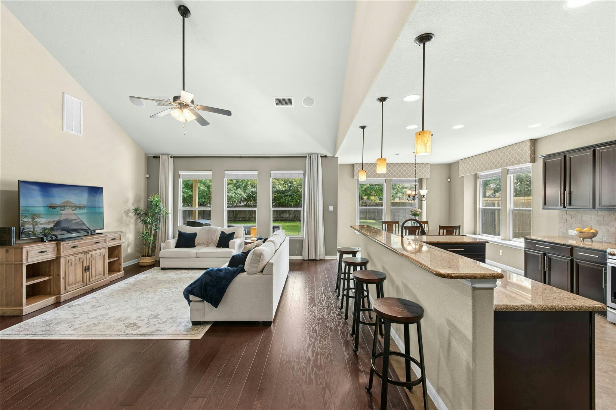 208 Paul Azinger Ct, Round Rock, TX 78664