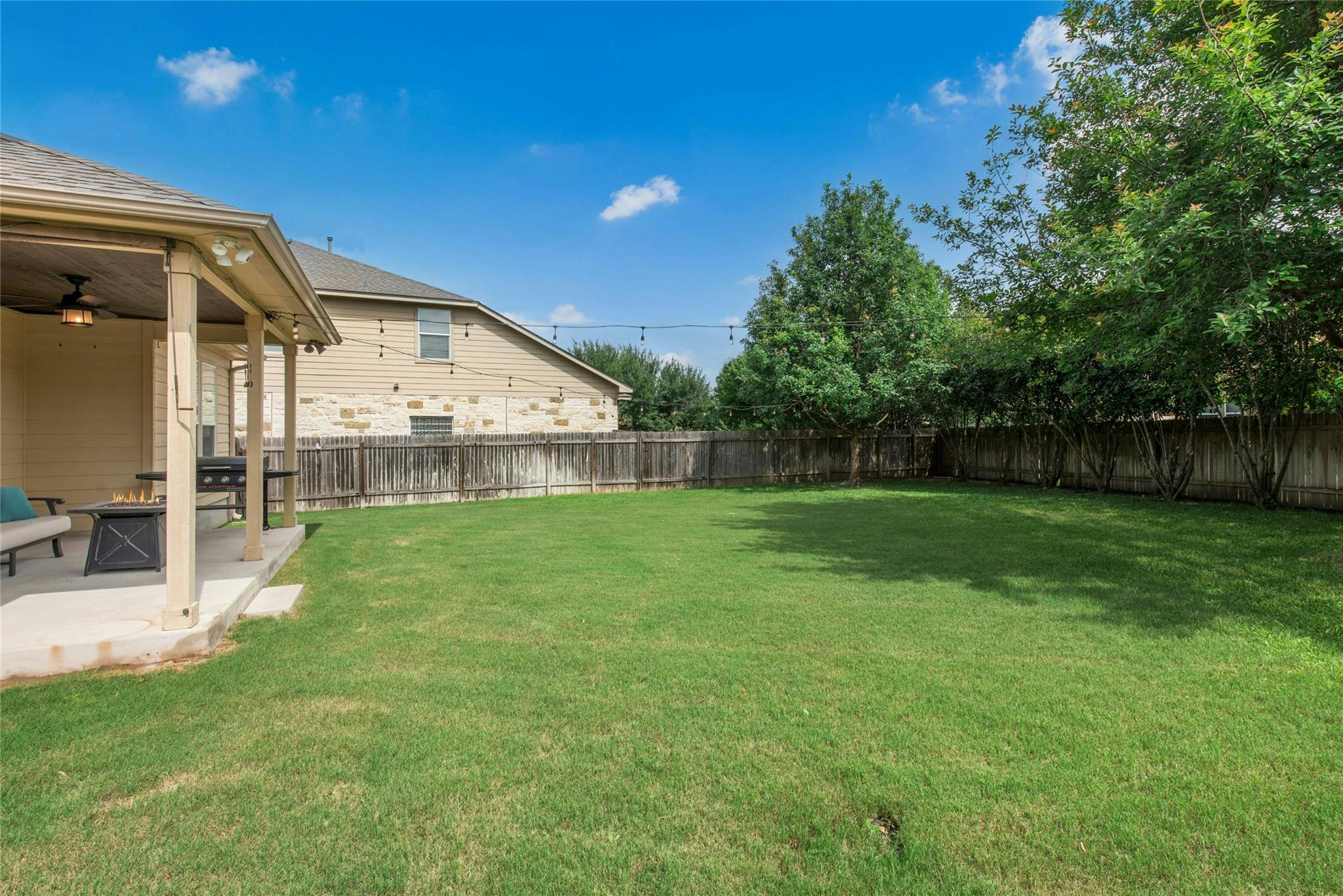 208 Paul Azinger Ct, Round Rock, TX 78664