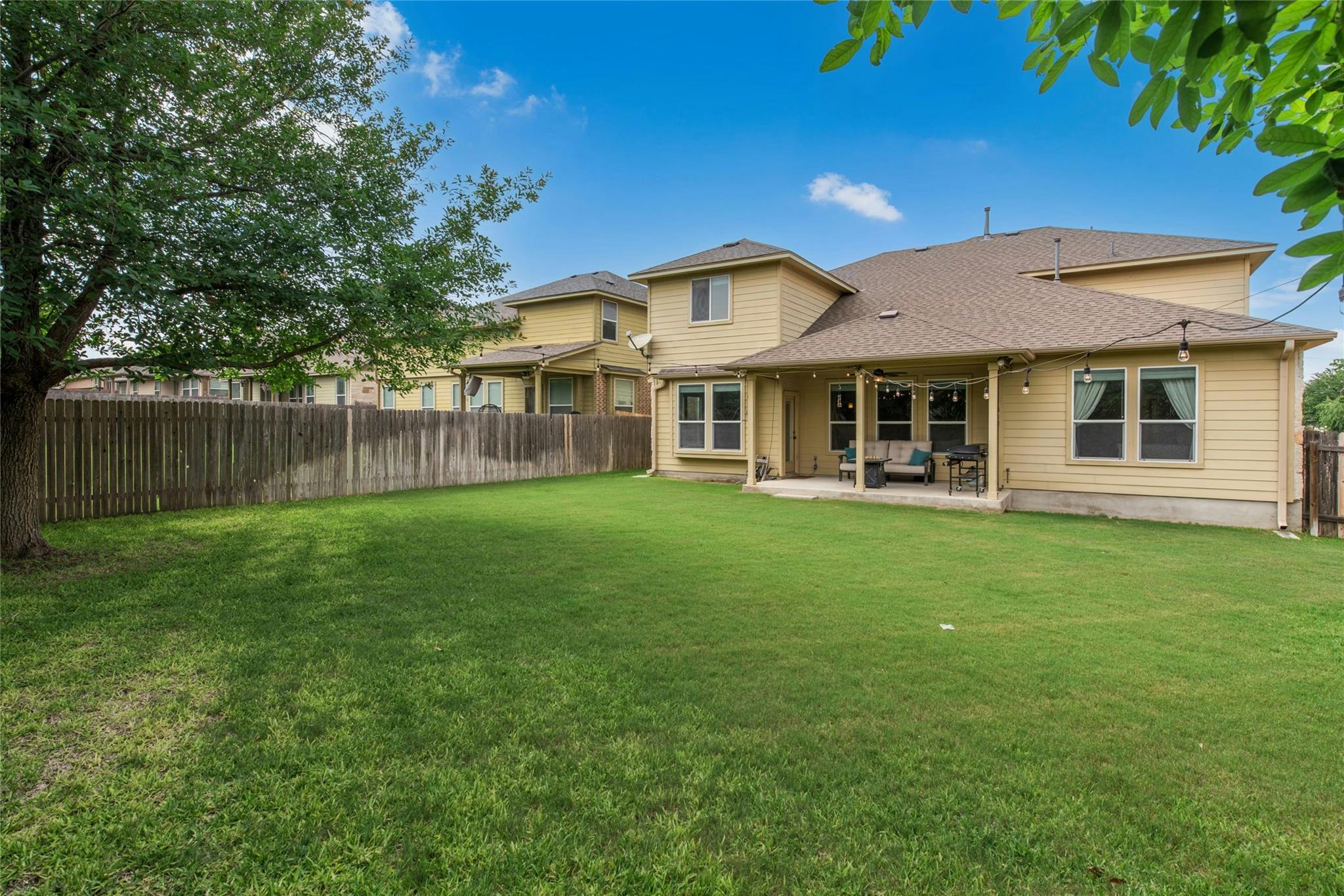 208 Paul Azinger Ct, Round Rock, TX 78664