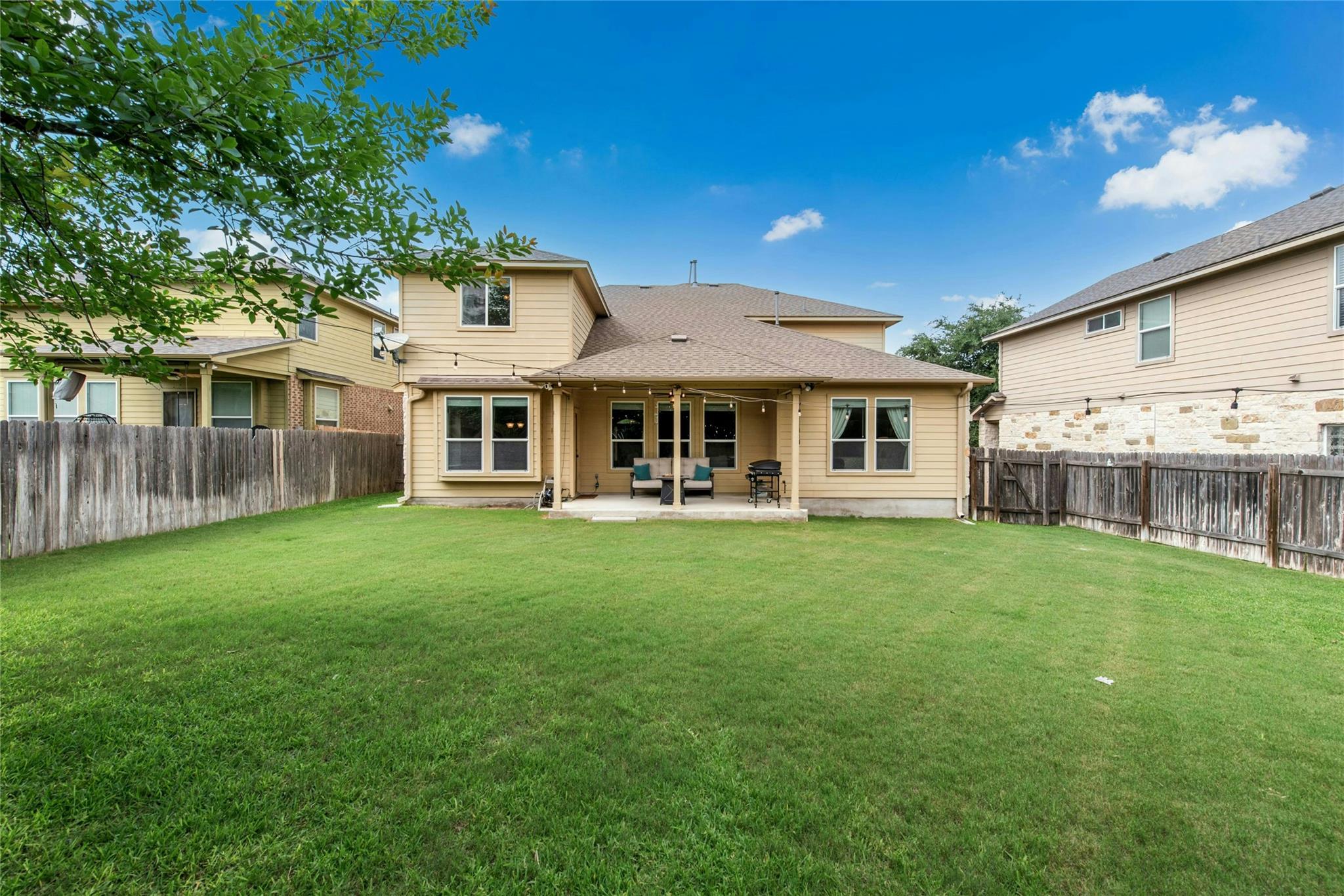 208 Paul Azinger Ct, Round Rock, TX 78664