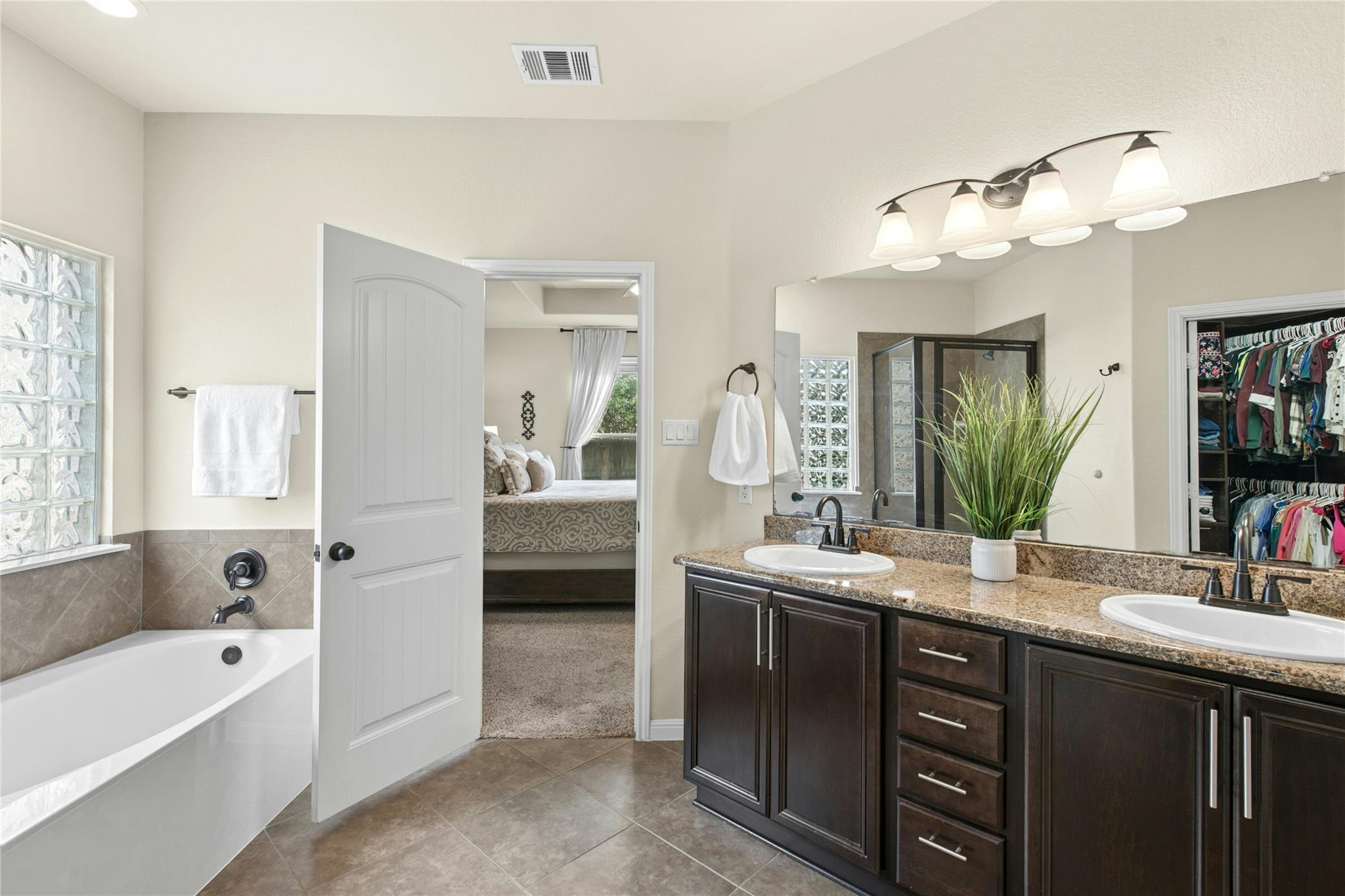 208 Paul Azinger Ct, Round Rock, TX 78664