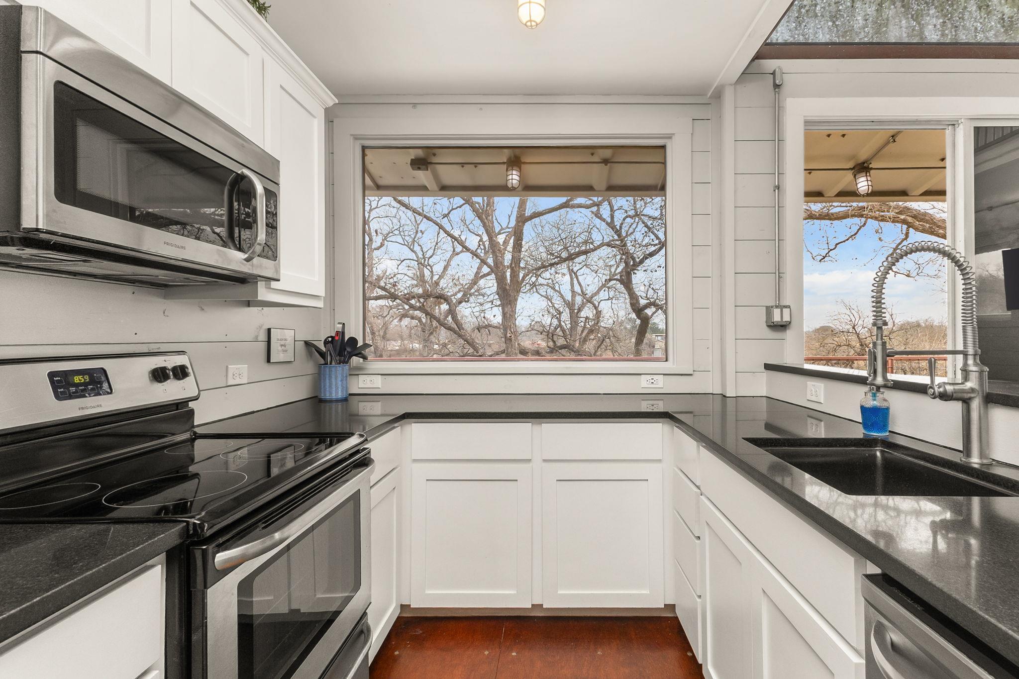 9035 Fm 725, McQueeney, TX 78123