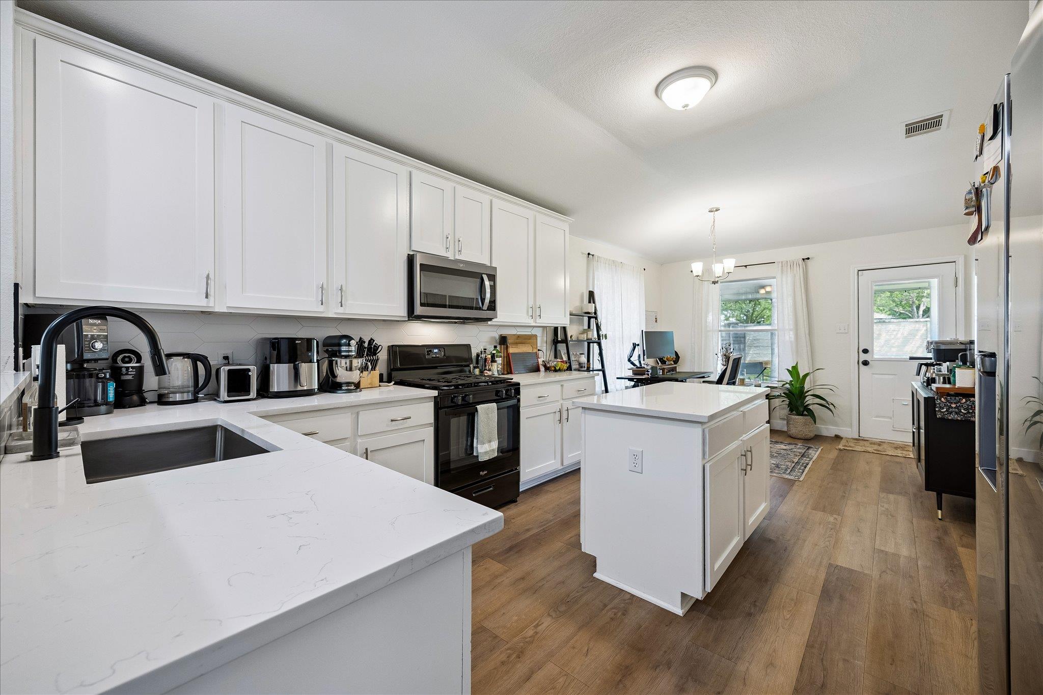 9321 Linkmeadow Dr, Austin, TX 78748