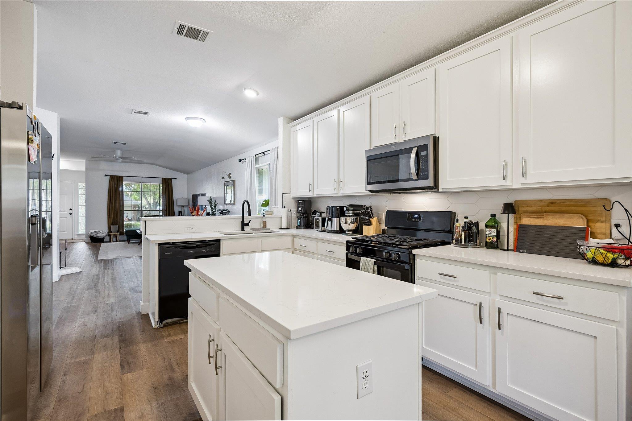 9321 Linkmeadow Dr, Austin, TX 78748