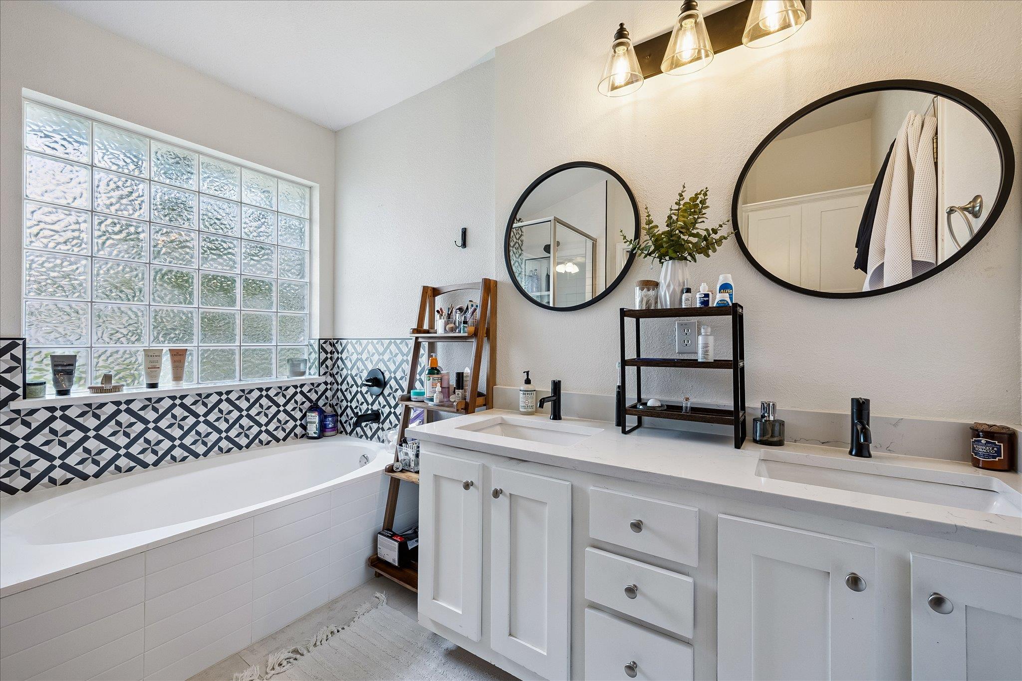 9321 Linkmeadow Dr, Austin, TX 78748