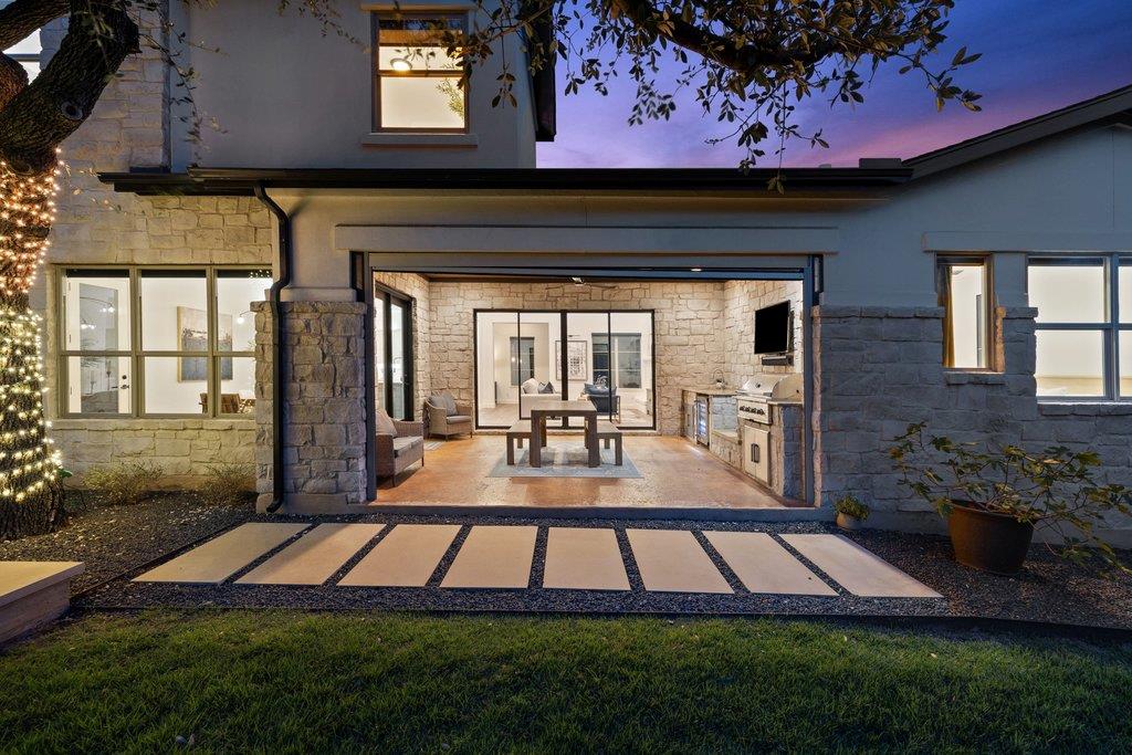 712 Crestone Stream Dr, Austin, TX 78738