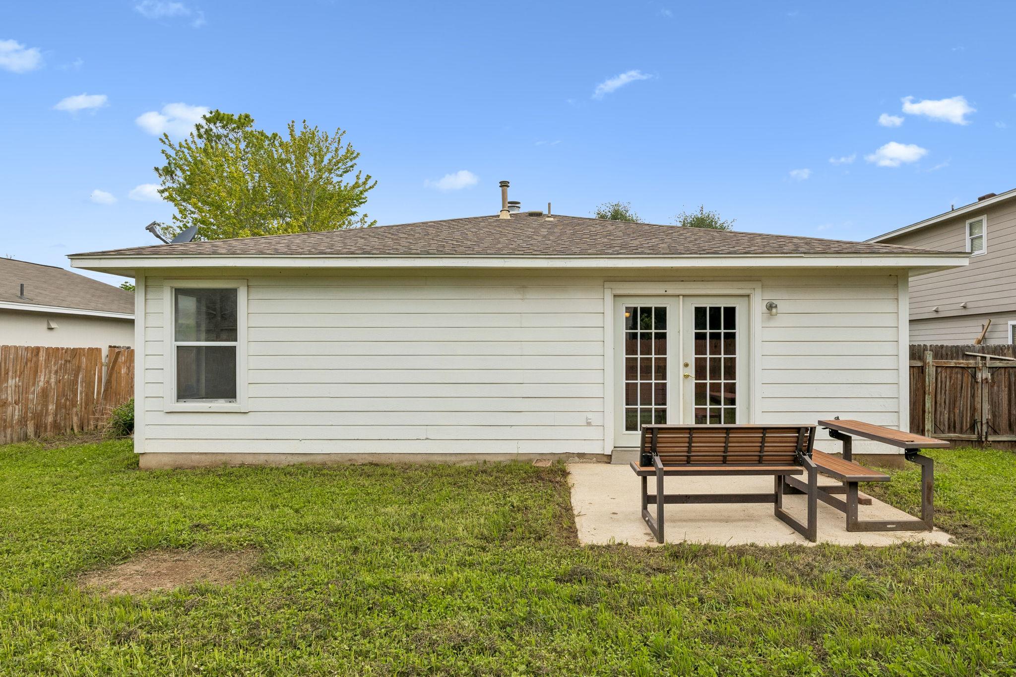 747 Blair Ave, Bastrop, TX 78602