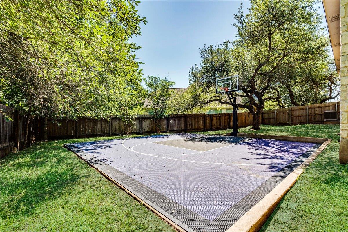 8024 Levata Dr, Austin, TX 78739