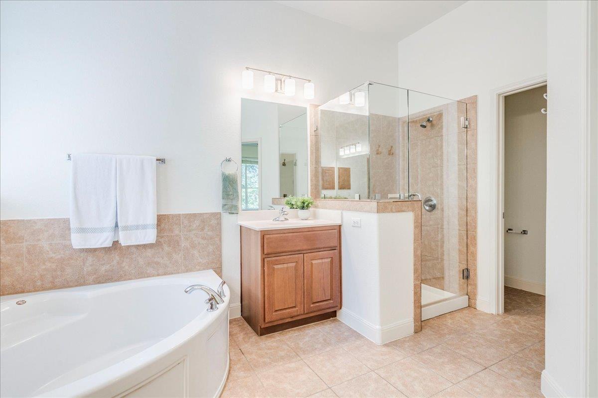 8024 Levata Dr, Austin, TX 78739