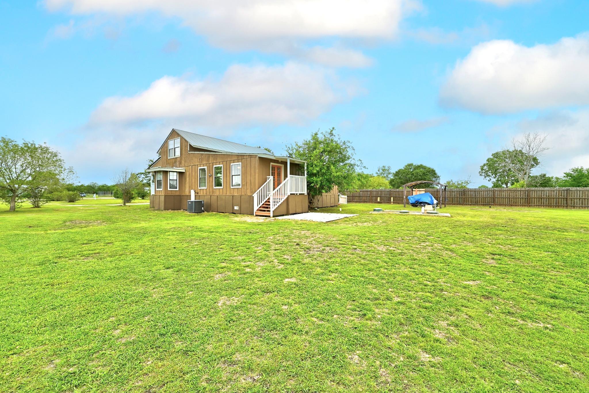 320 Sunset Ridge Rd, Maxwell, TX 78656