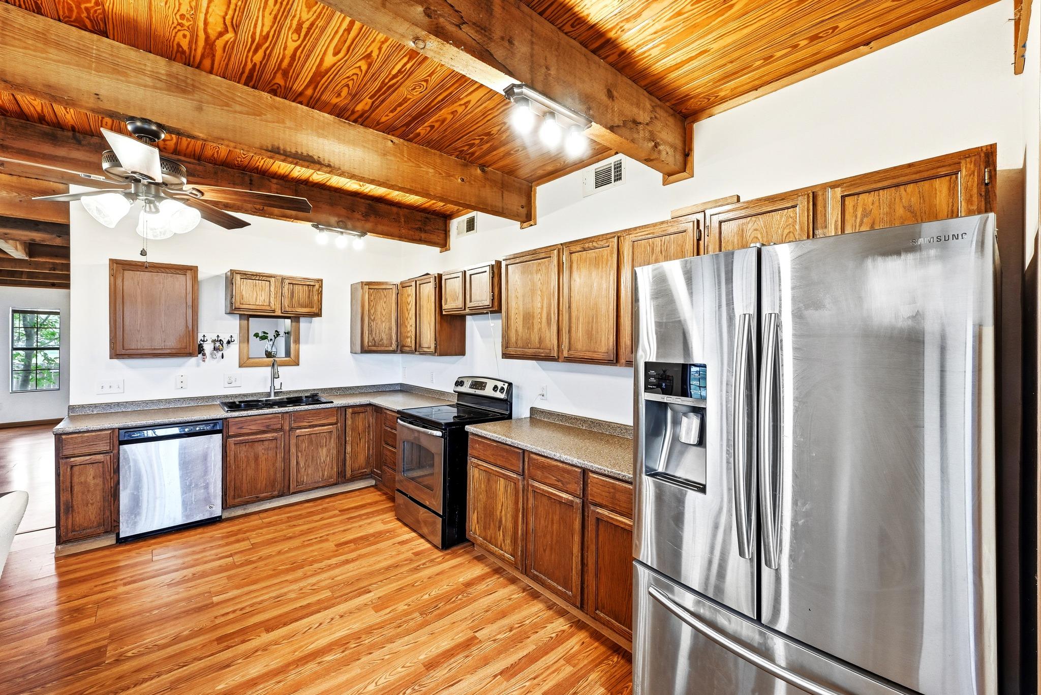 320 Sunset Ridge Rd, Maxwell, TX 78656