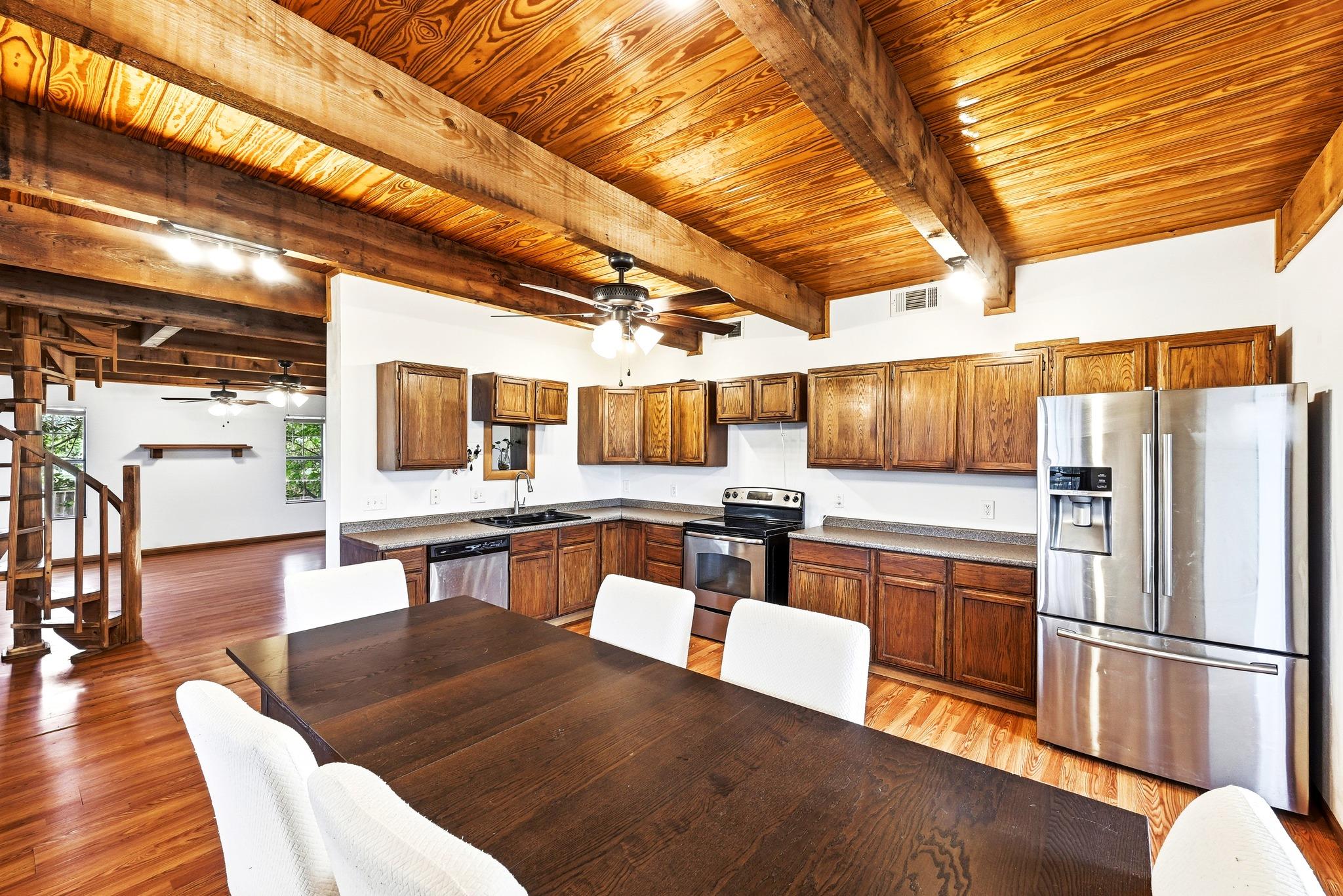 320 Sunset Ridge Rd, Maxwell, TX 78656