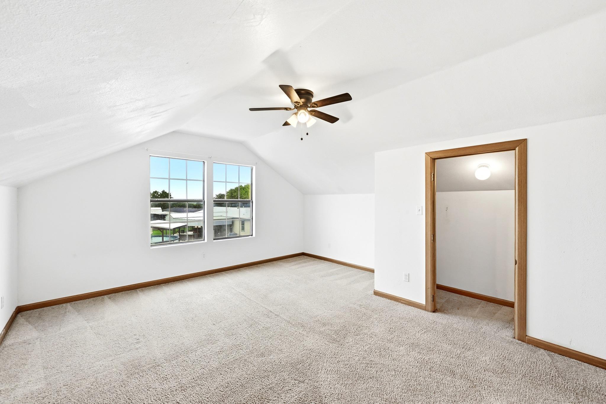 320 Sunset Ridge Rd, Maxwell, TX 78656