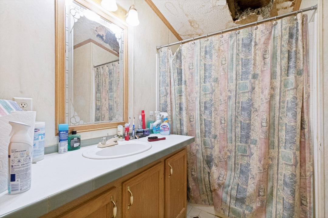 319 Green Oaks Dr, Bastrop, TX 78602