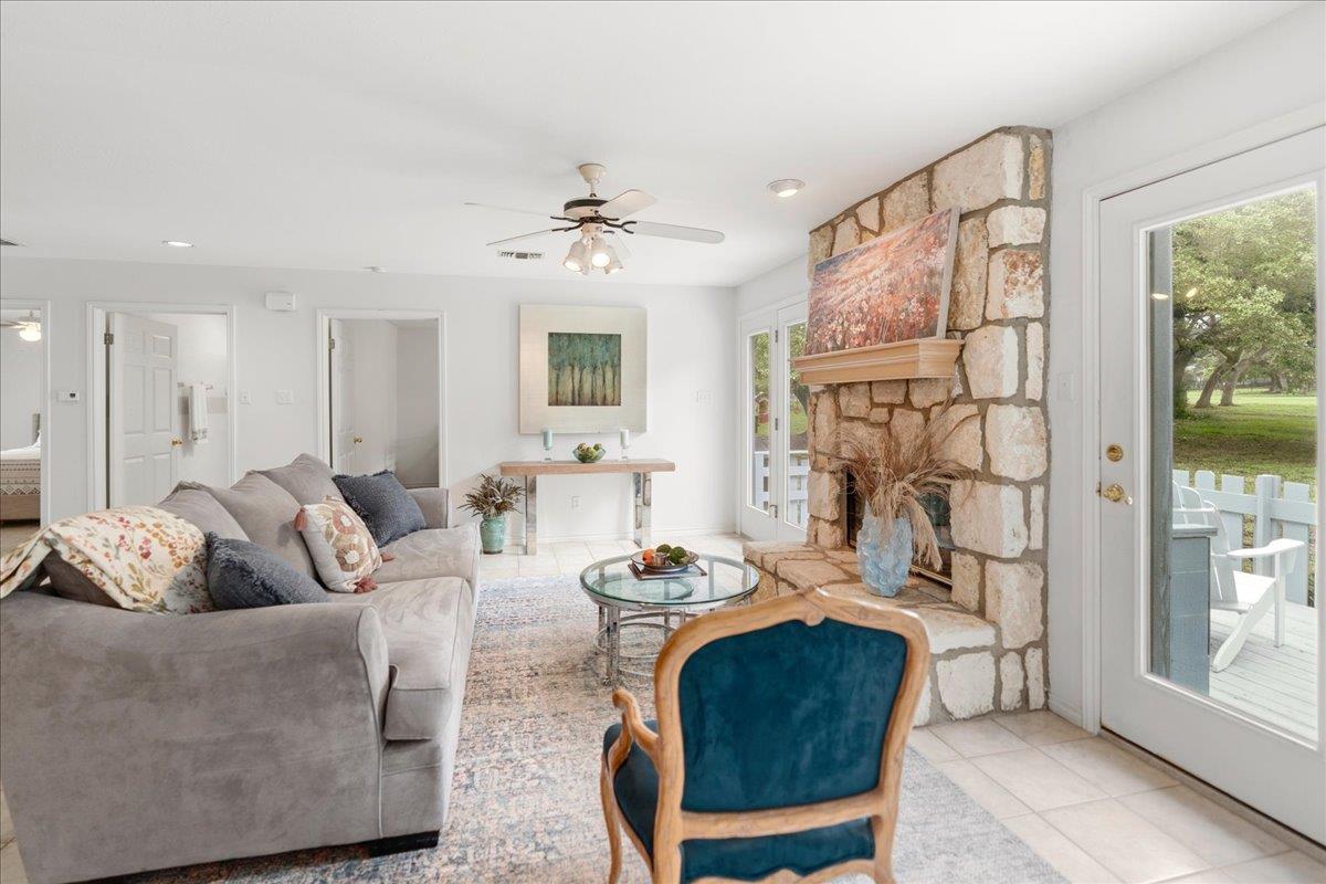 15 Spalding Cir, Wimberley, TX 78676