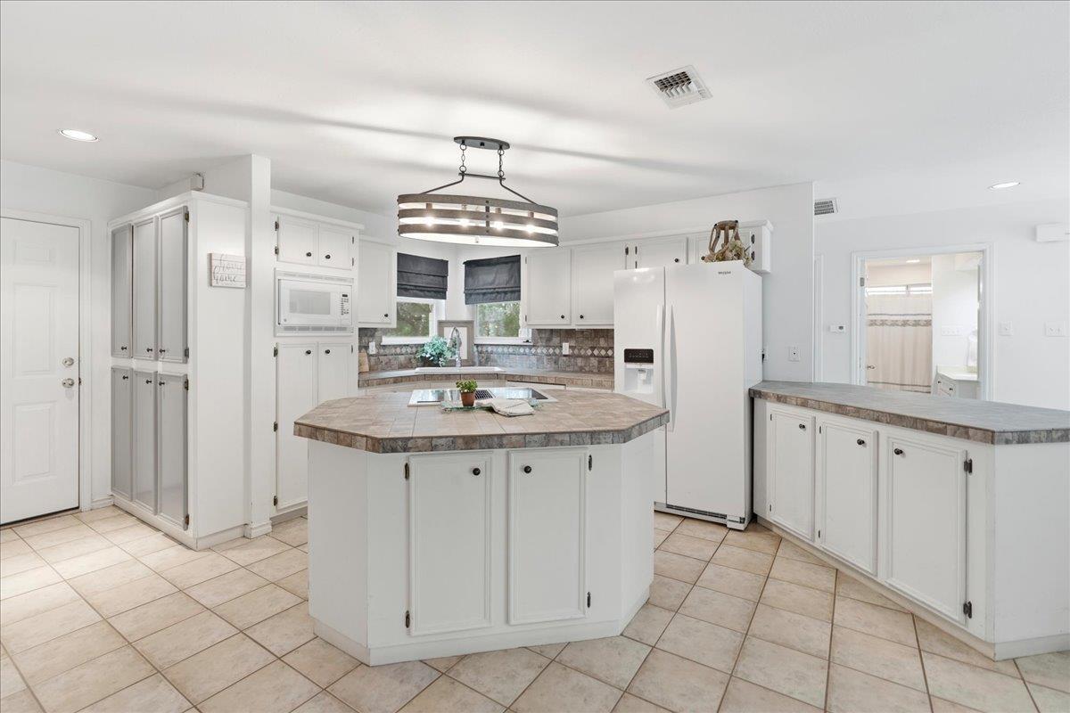 15 Spalding Cir, Wimberley, TX 78676
