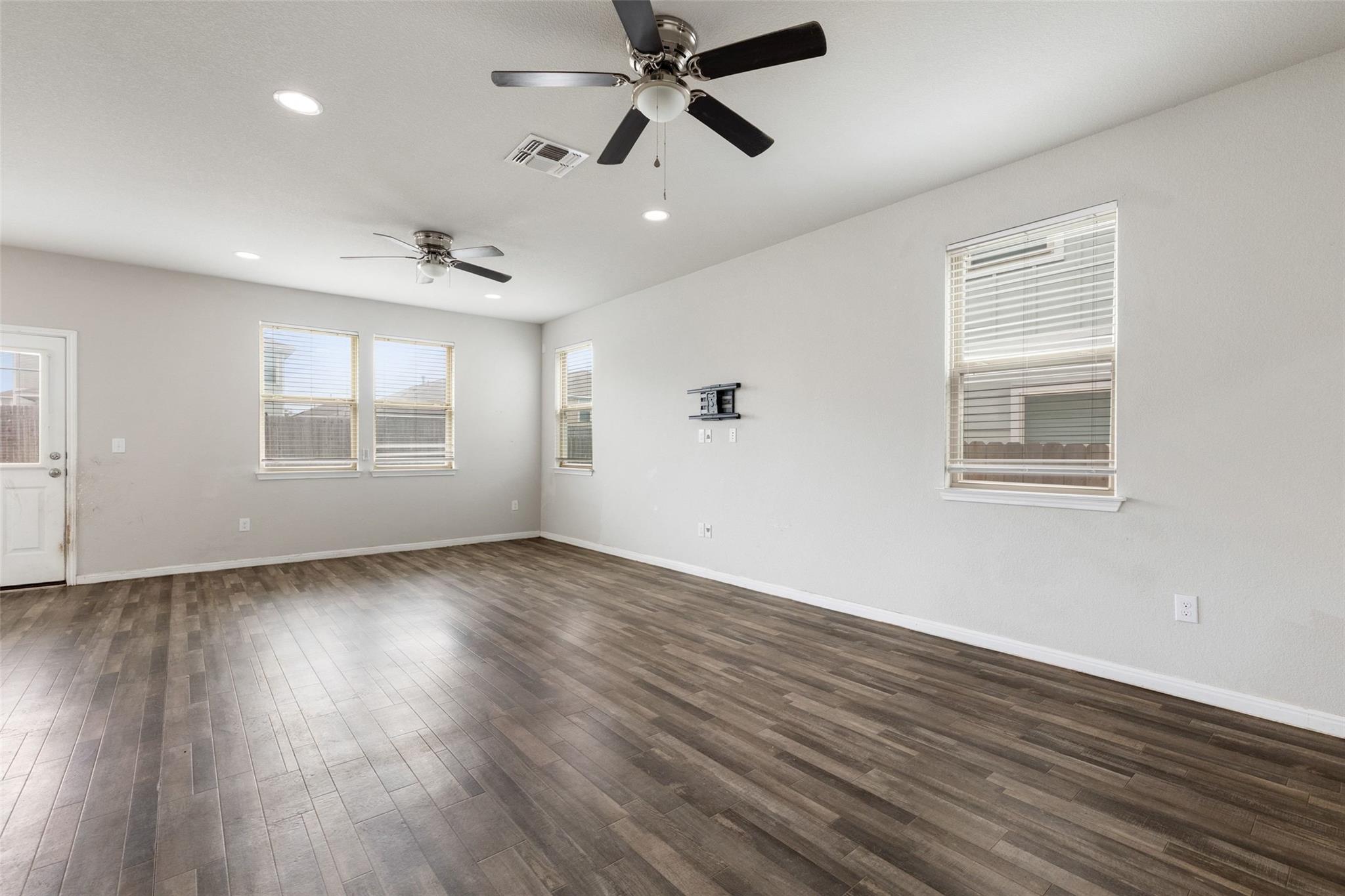 124 Guemal Rd, Buda, TX 78610