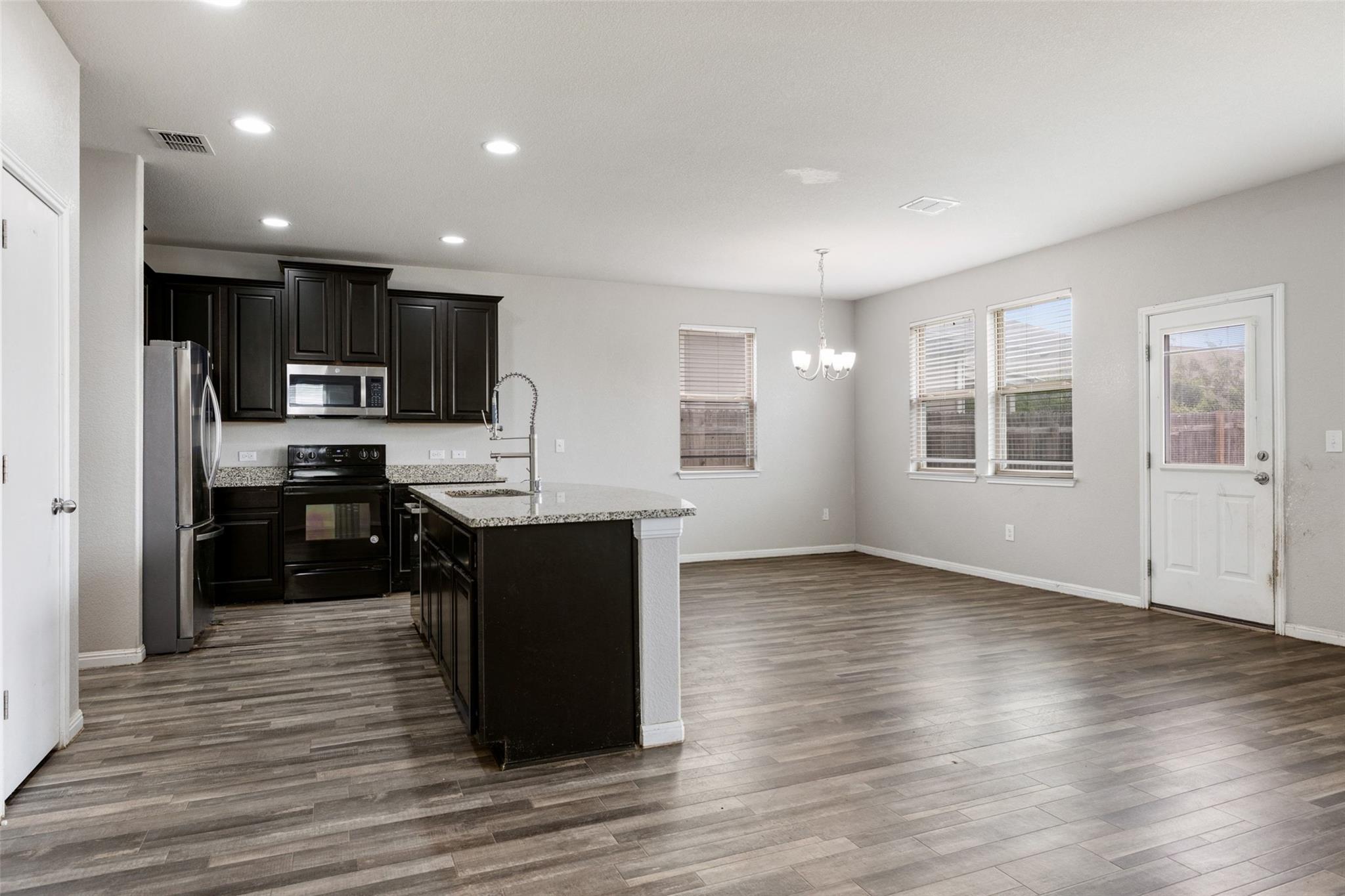124 Guemal Rd, Buda, TX 78610