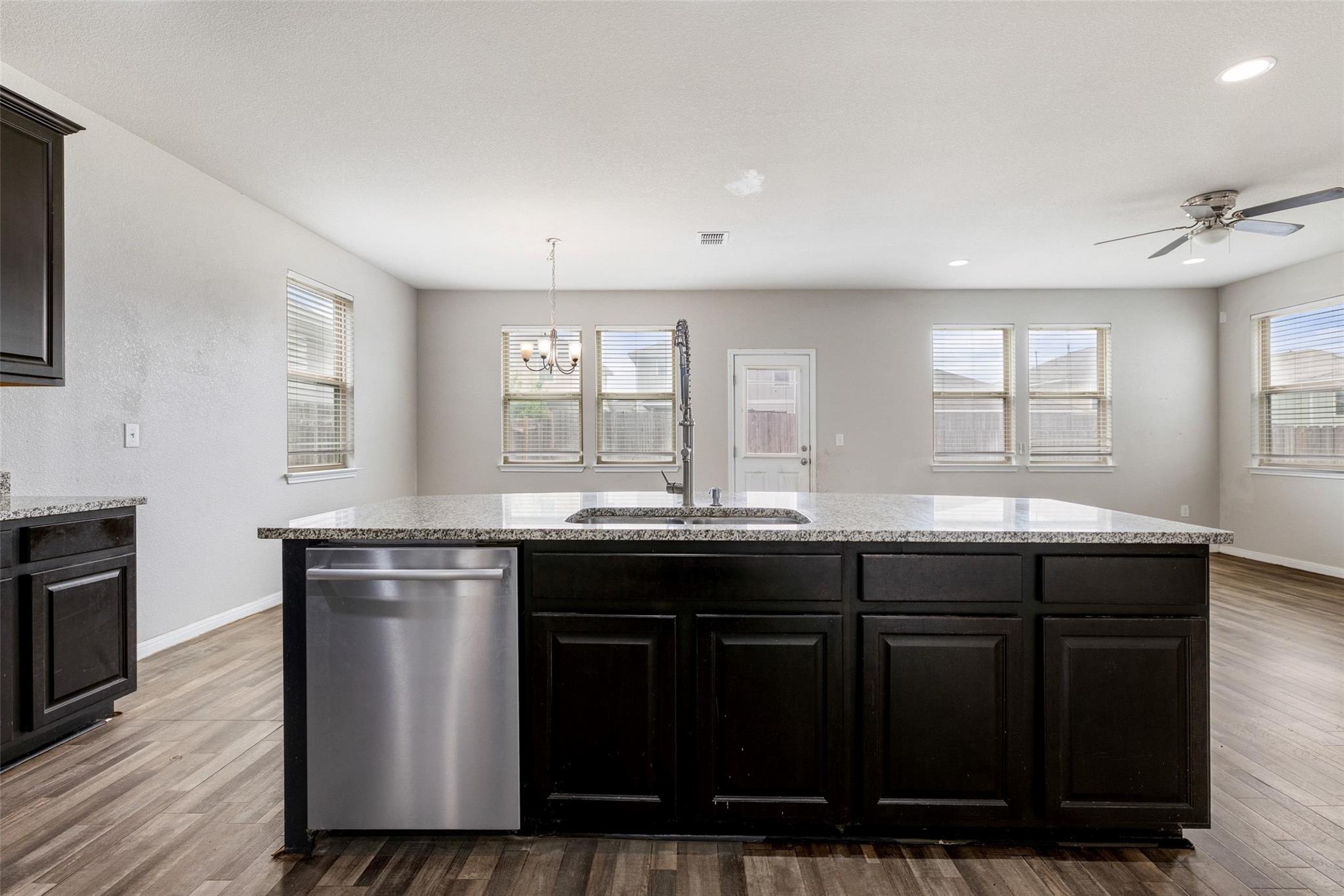 124 Guemal Rd, Buda, TX 78610