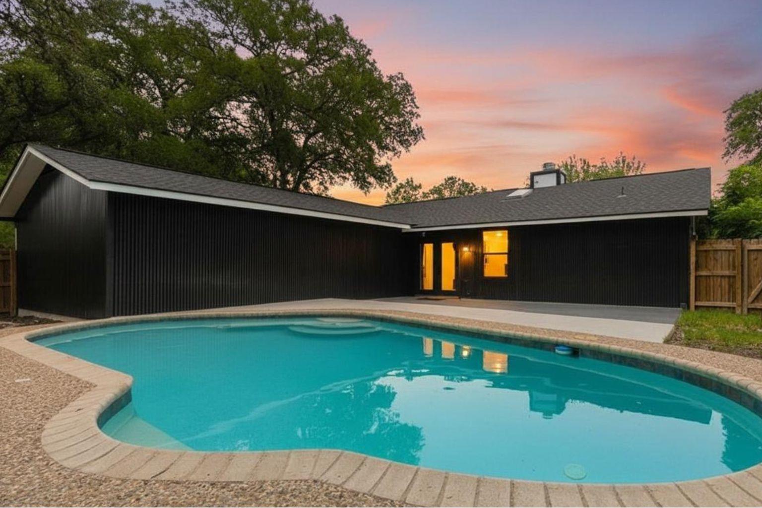 5700 Lewood Dr, Austin, TX 78745