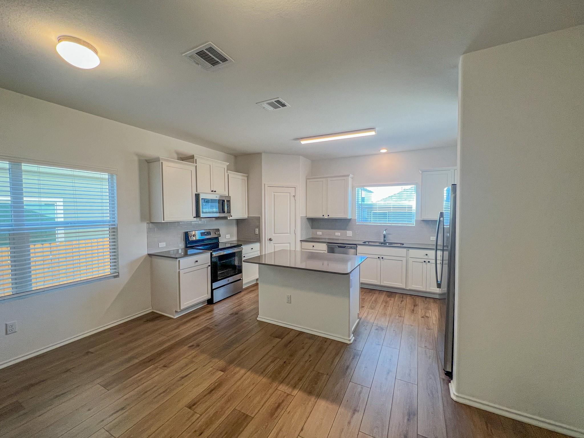 438 Perfect World Loop, Jarrell, TX 76537