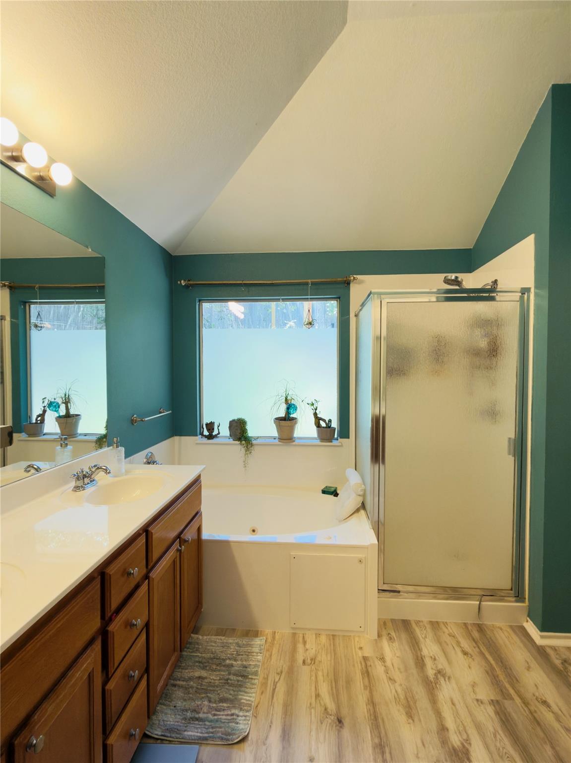 9300 Pioneer Forest Dr, Austin, TX 78744