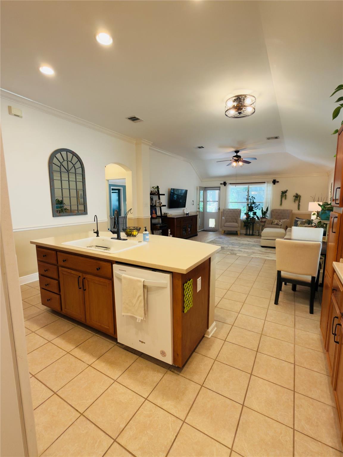 9300 Pioneer Forest Dr, Austin, TX 78744